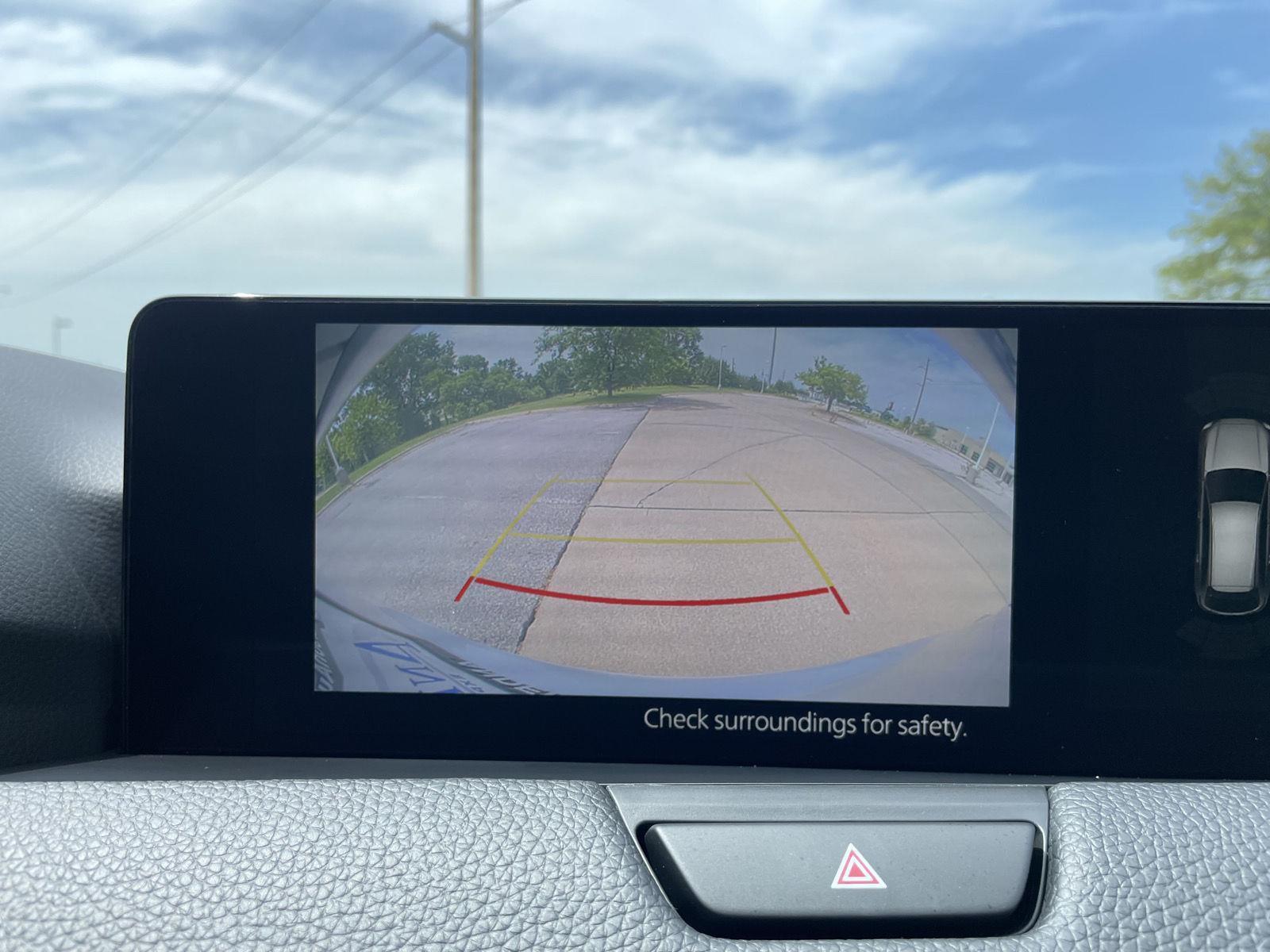 Vehicle photo 23