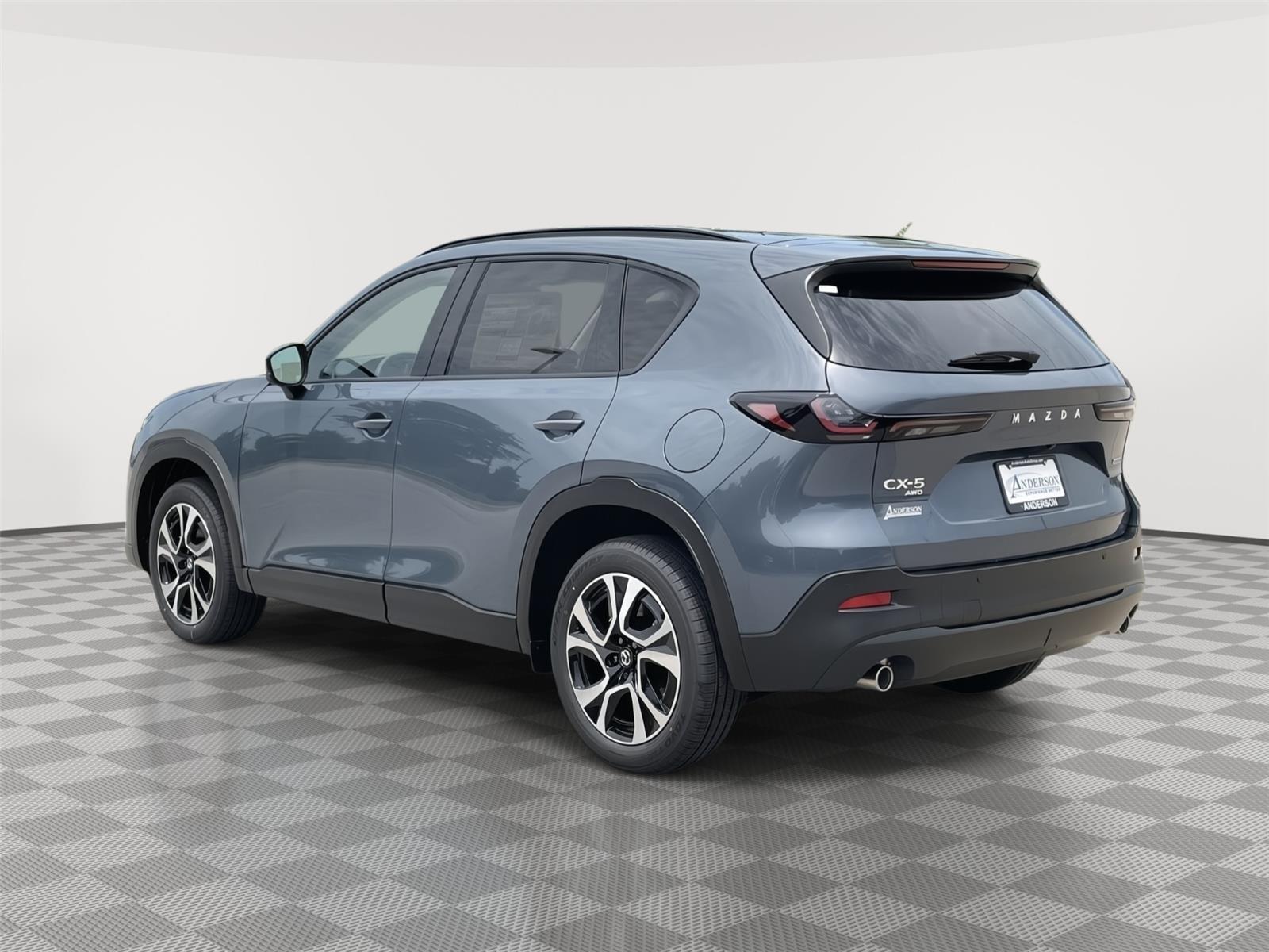 Vehicle photo 9