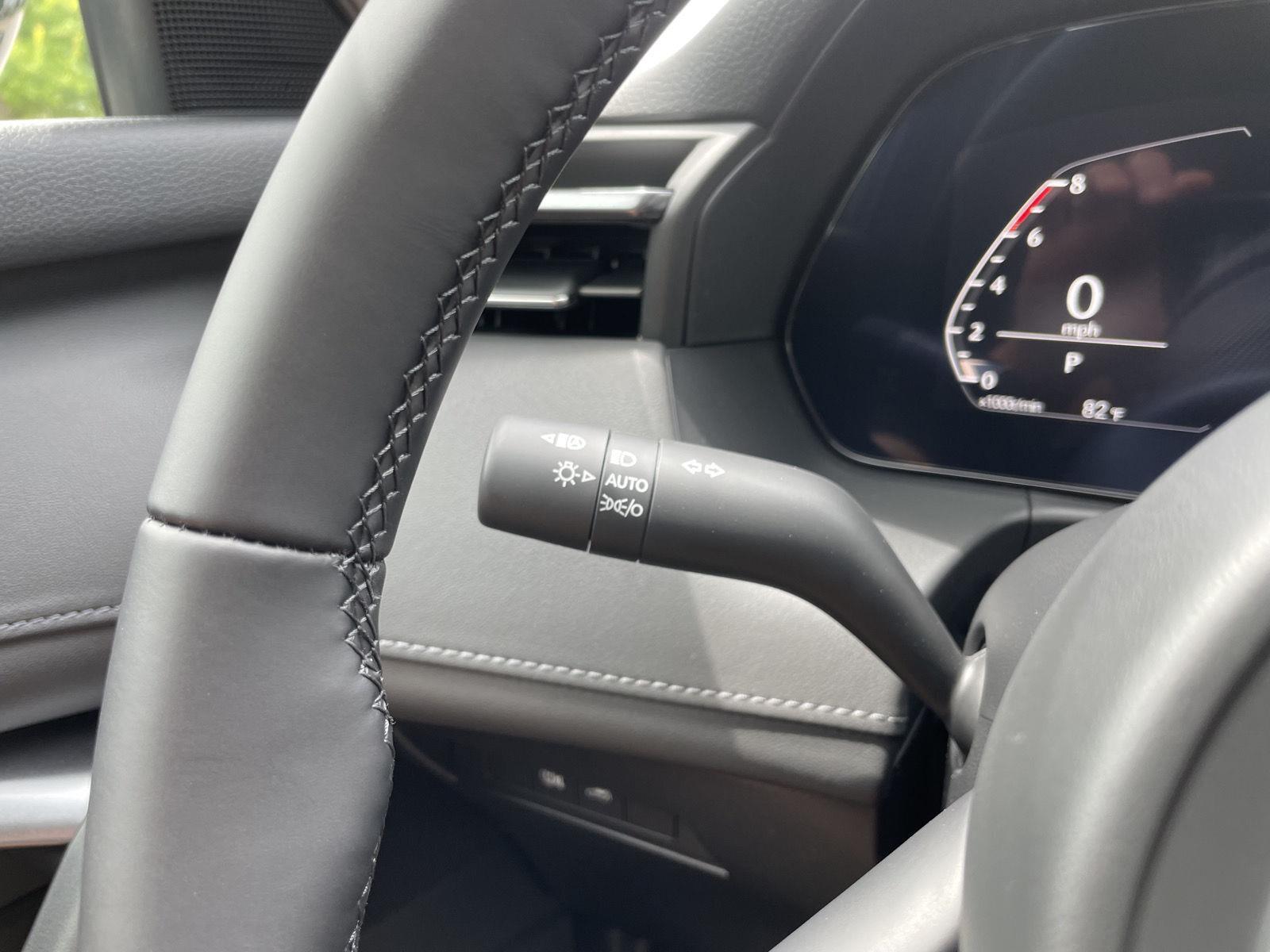 Vehicle photo 15