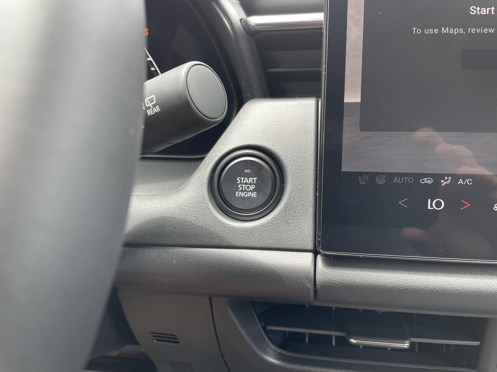 Vehicle photo 23