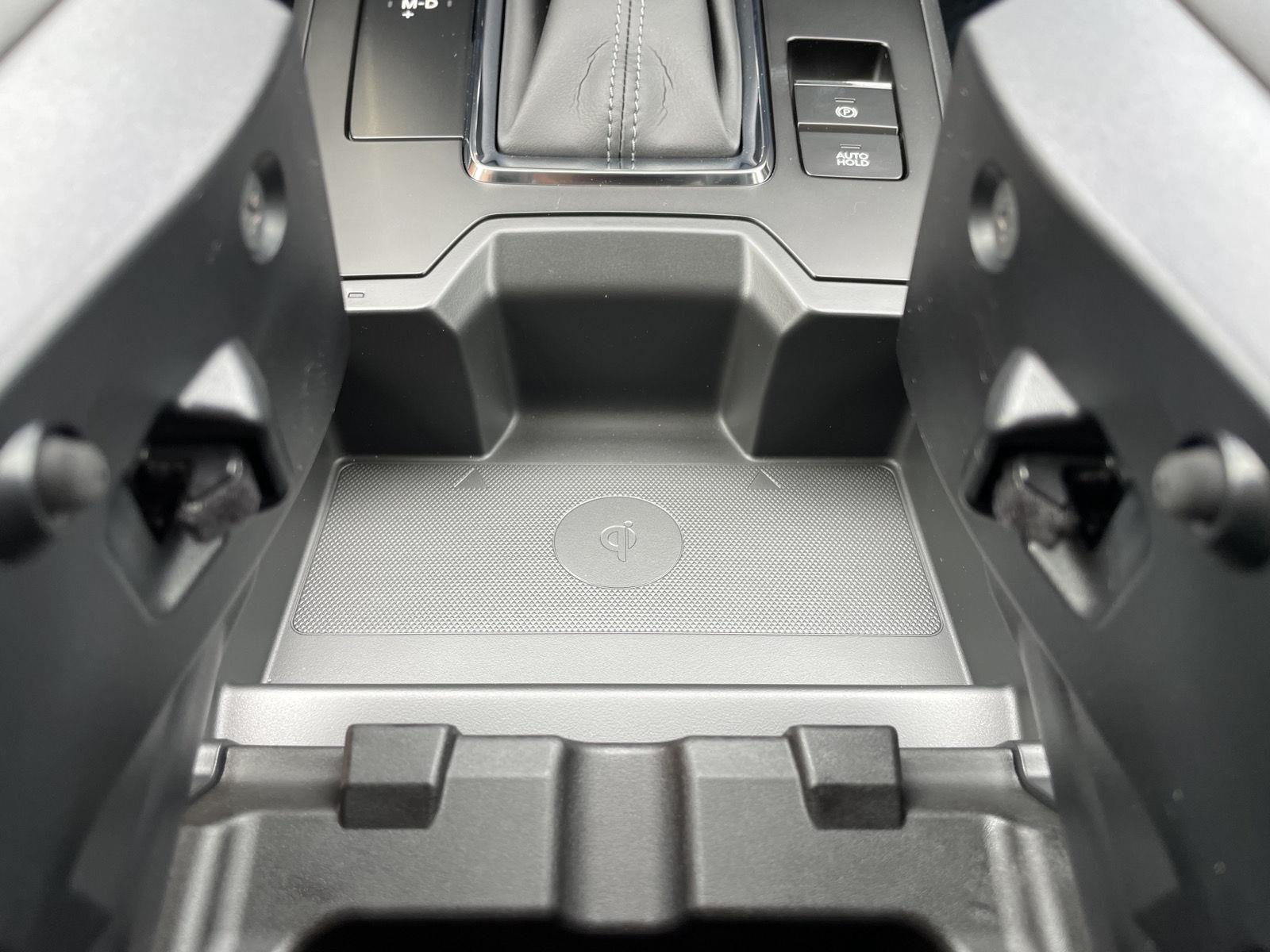 Vehicle photo 27