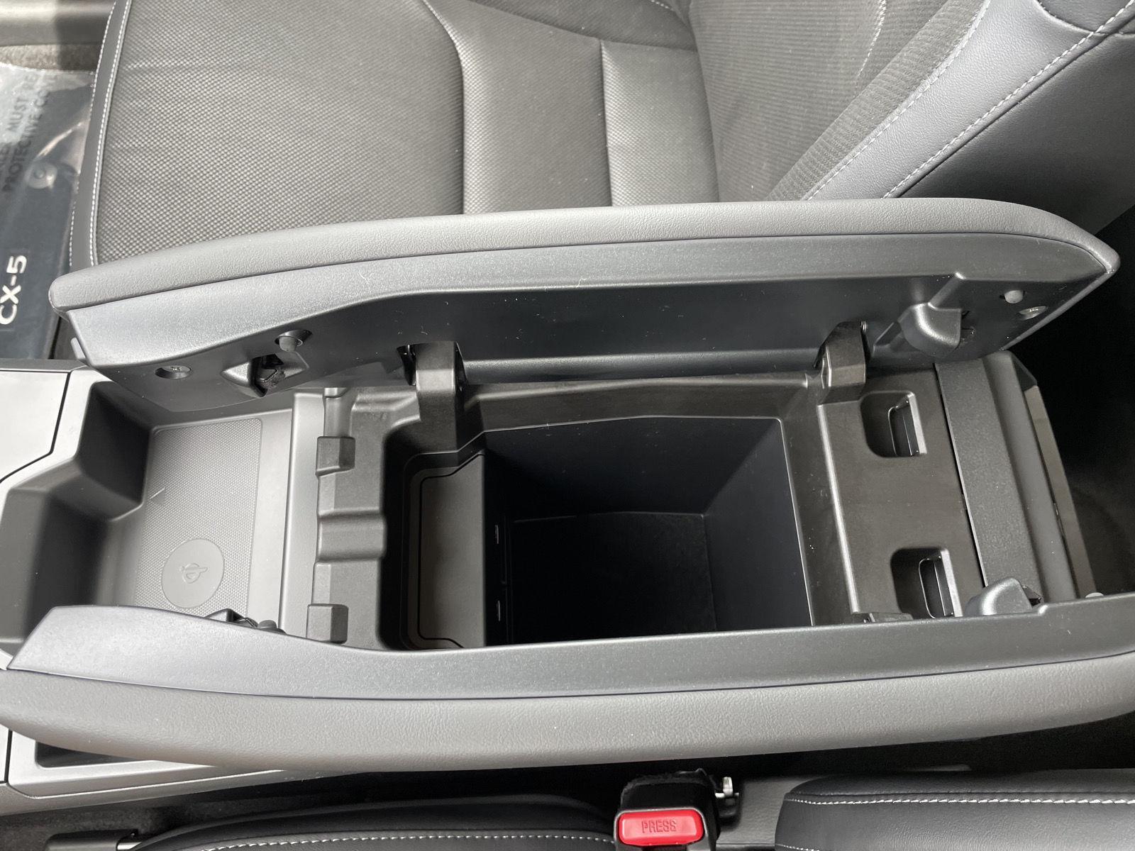 Vehicle photo 28
