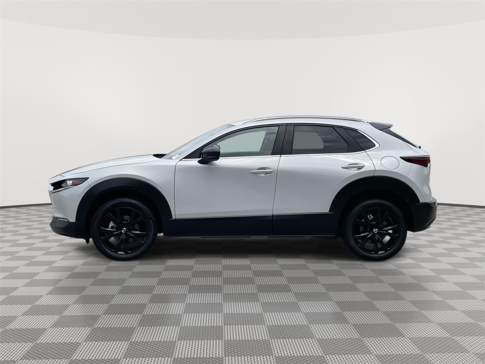Vehicle photo 2