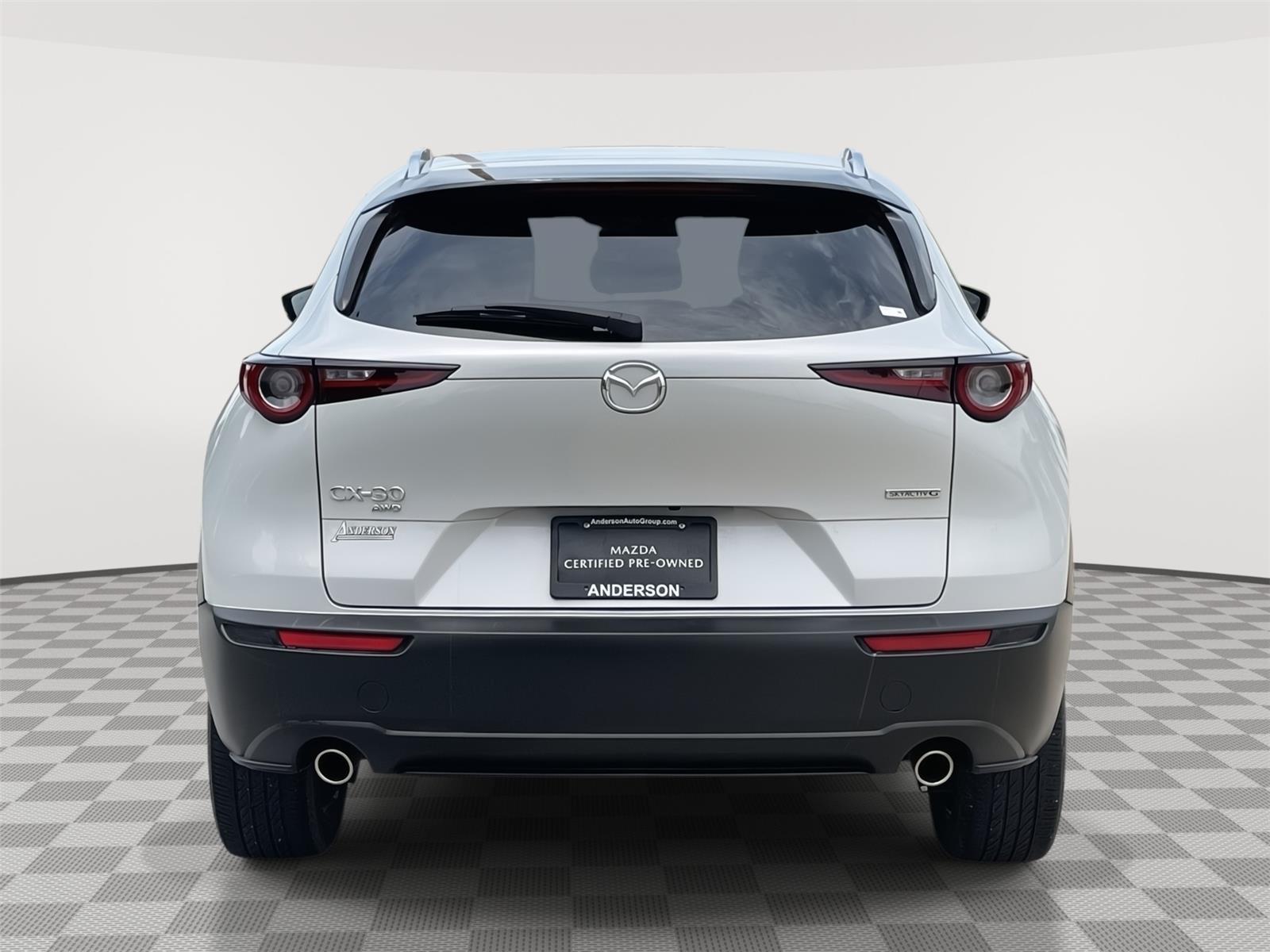 Vehicle photo 8