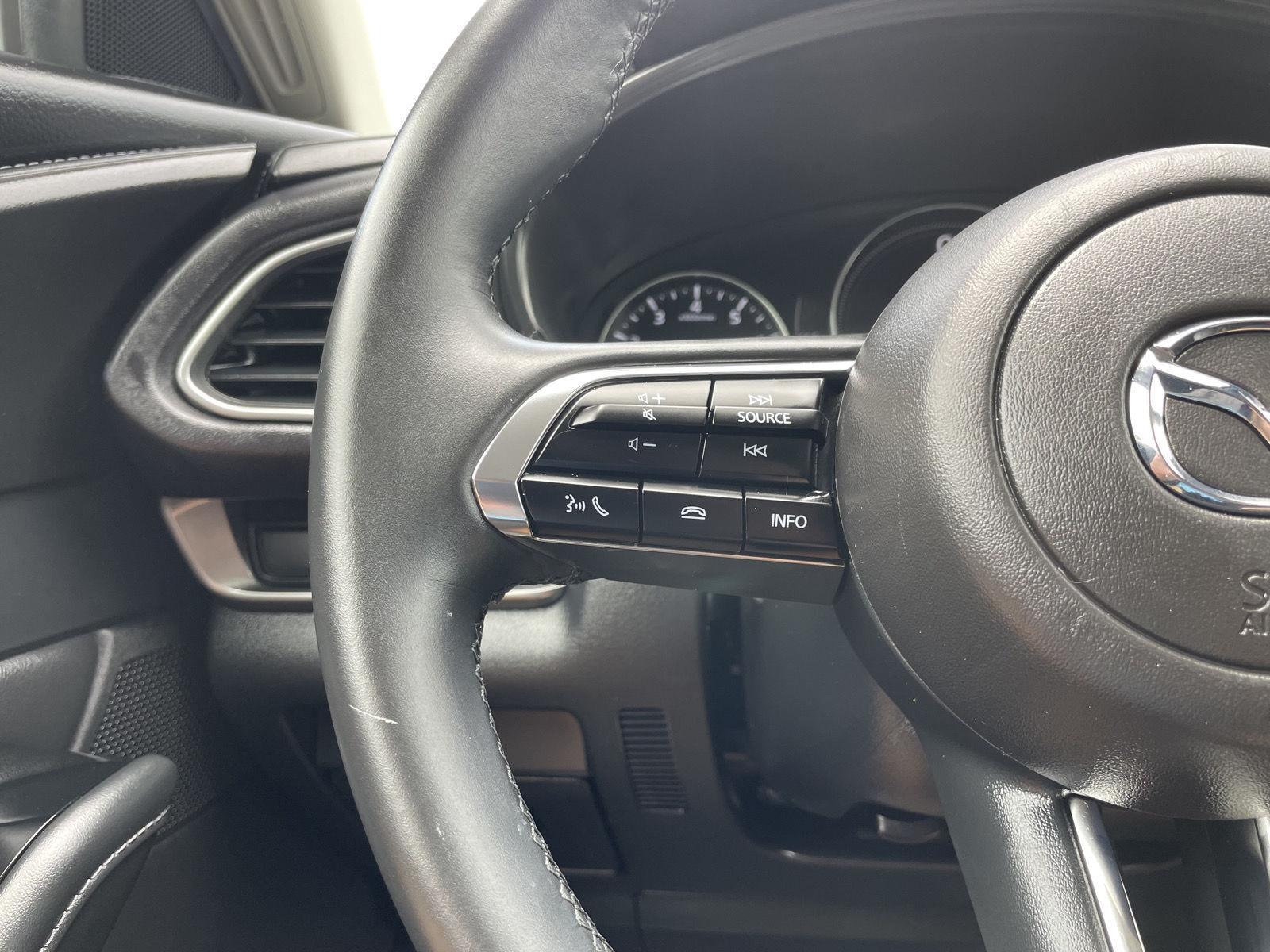 Vehicle photo 13