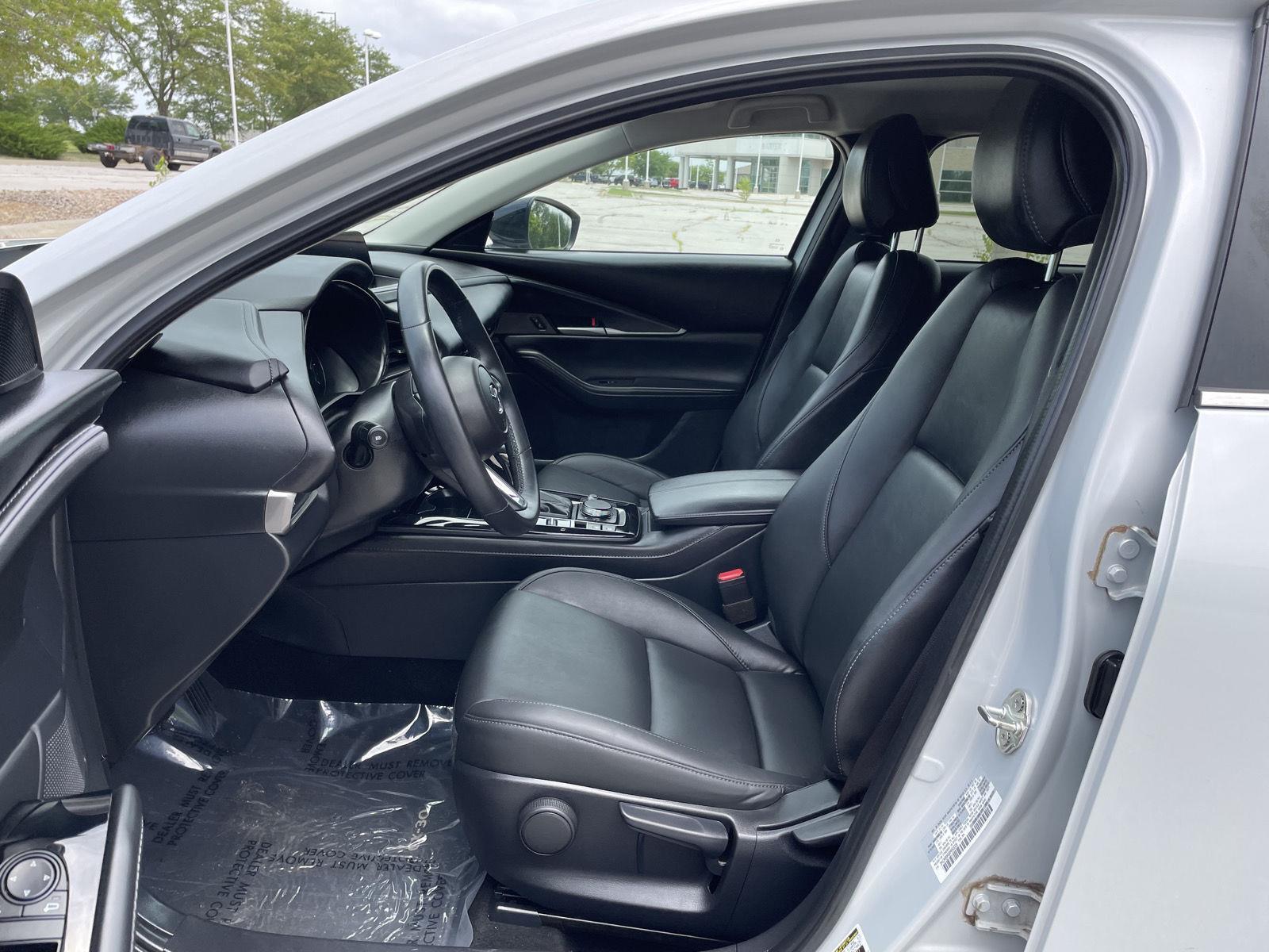 Vehicle photo 16