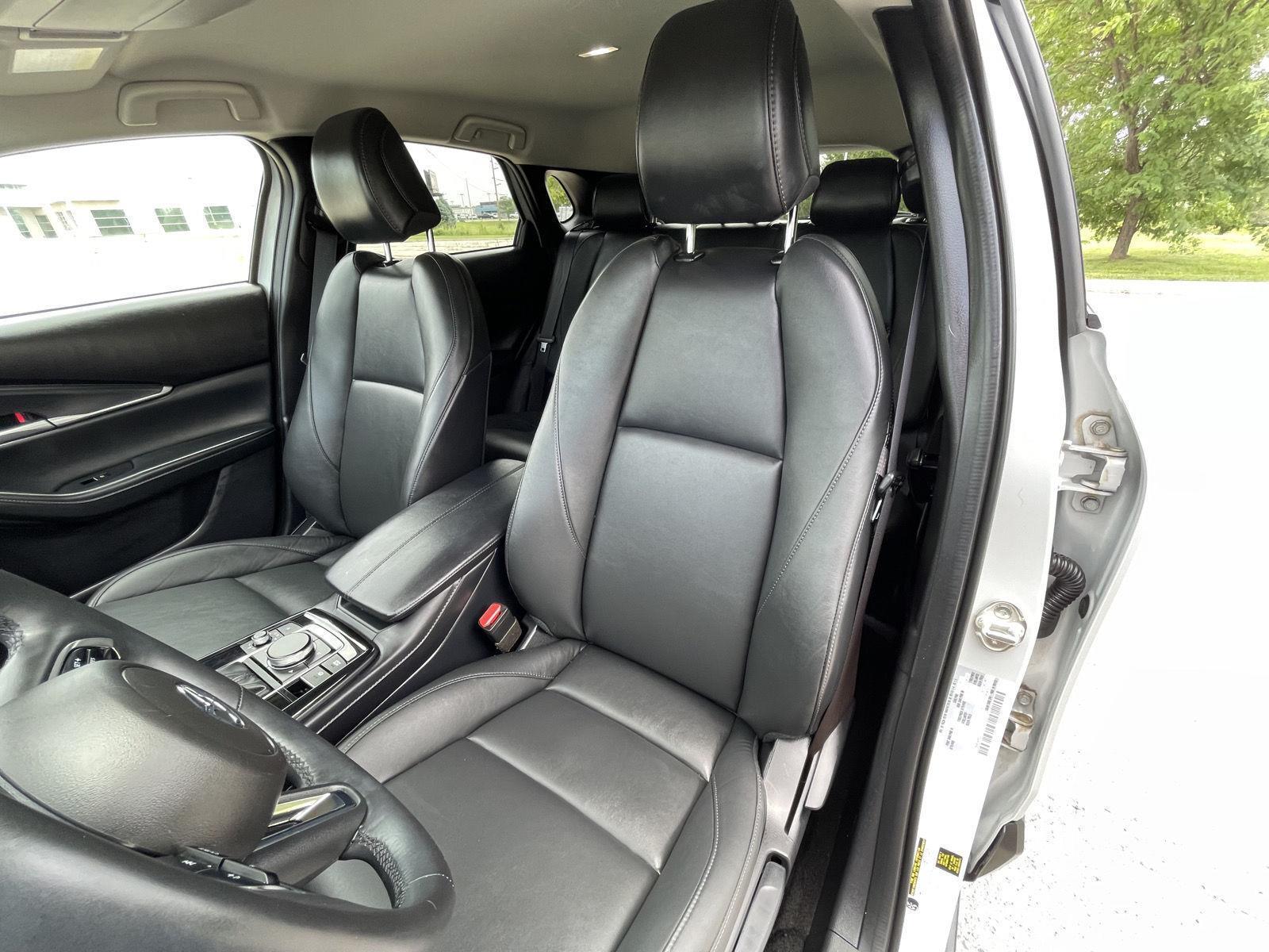 Vehicle photo 18
