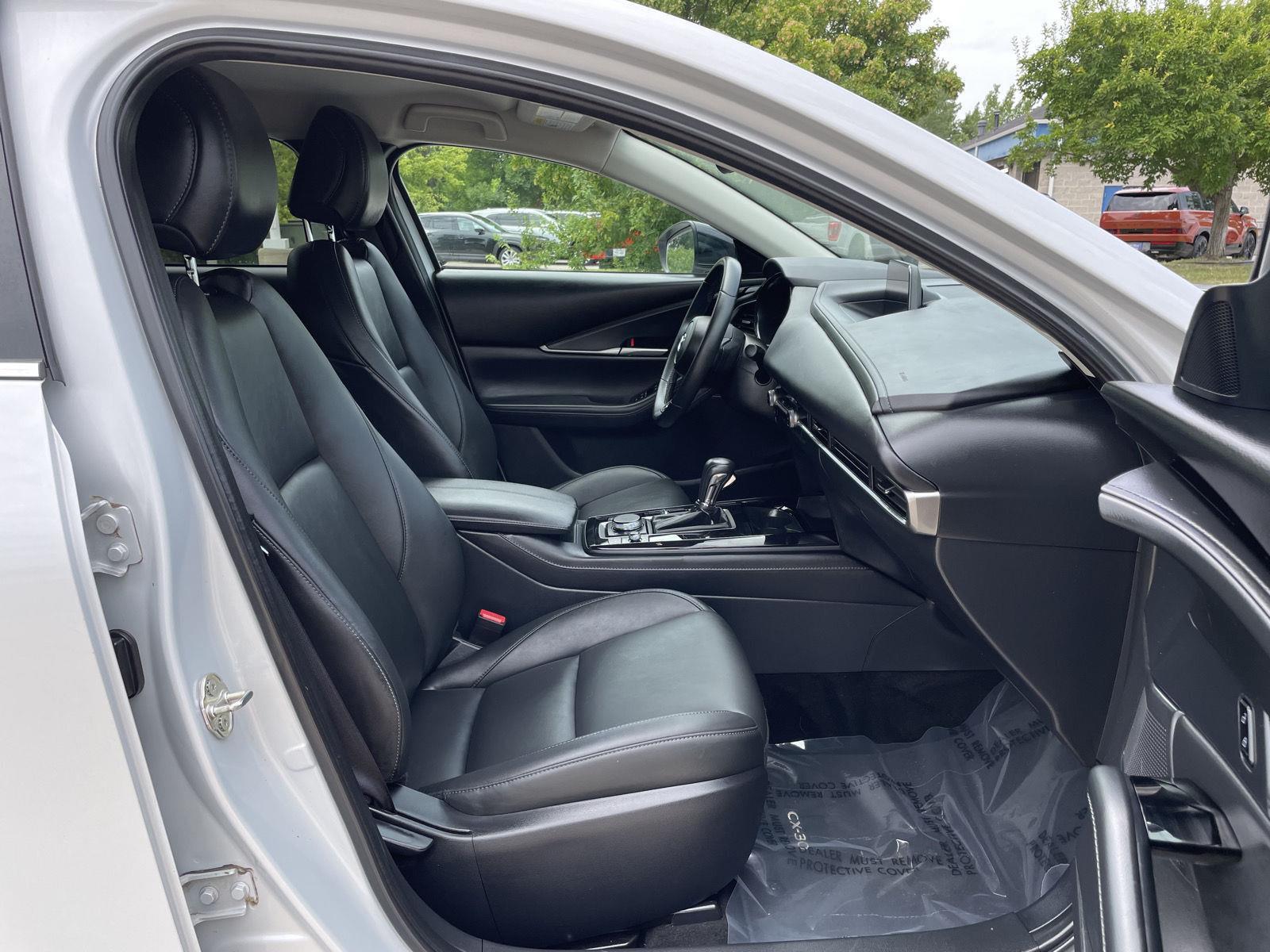 Vehicle photo 18