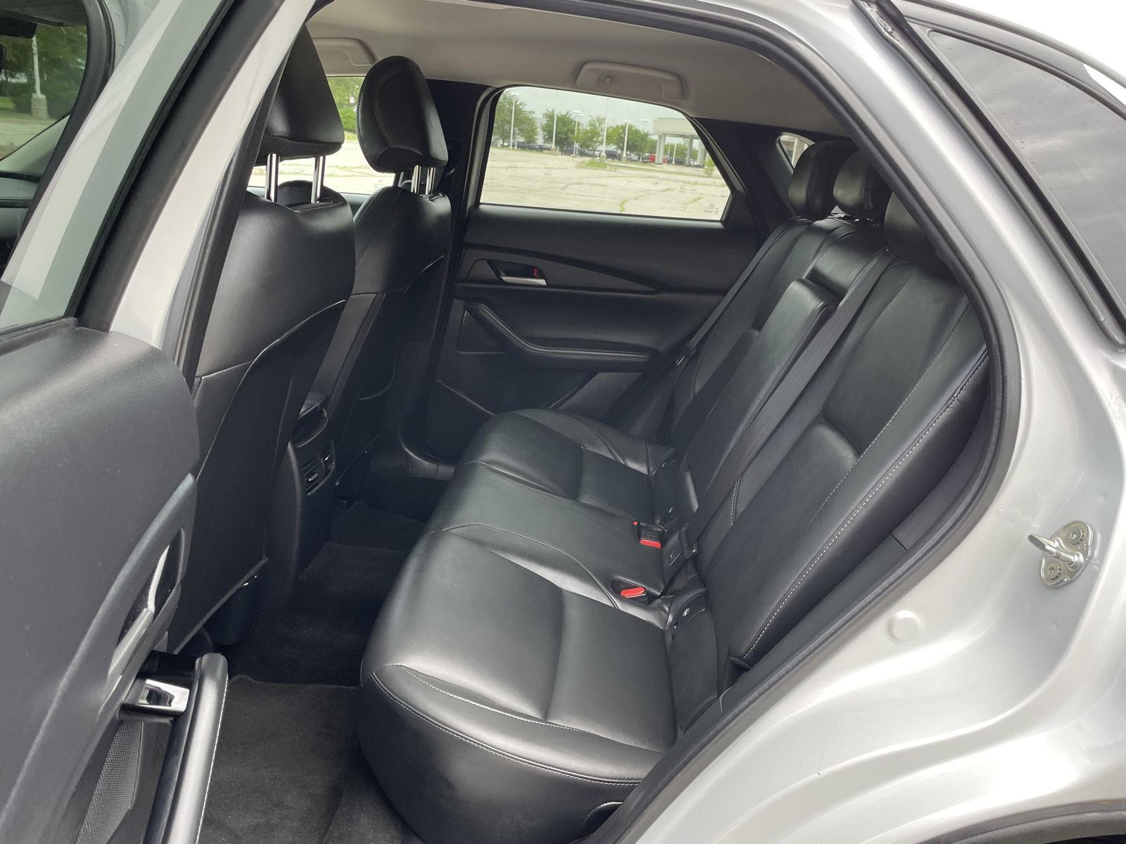 Vehicle photo 19