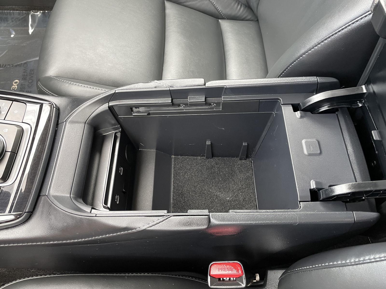 Vehicle photo 28