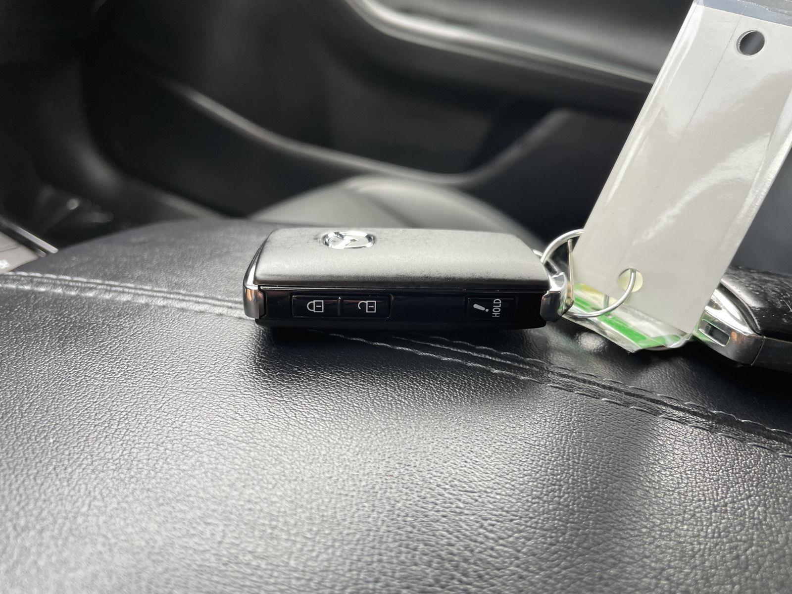 Vehicle photo 33