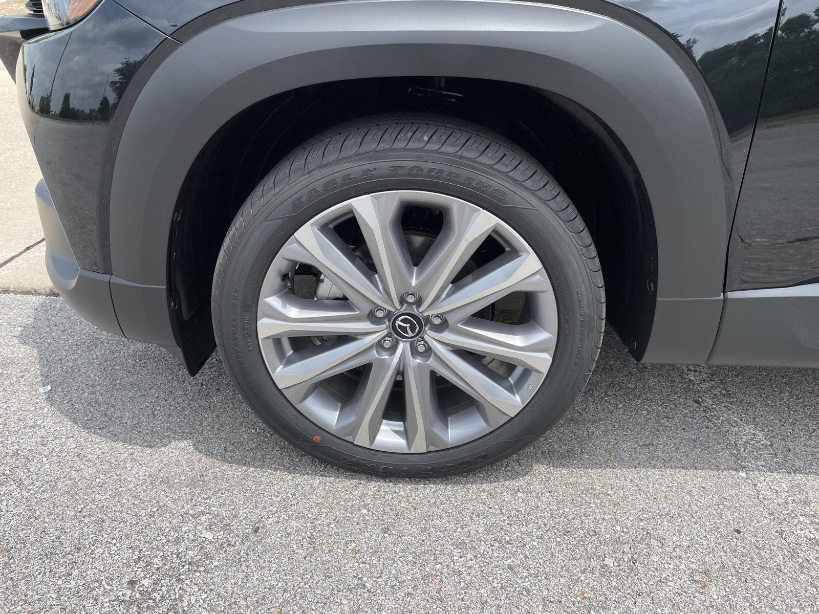 Vehicle photo 10