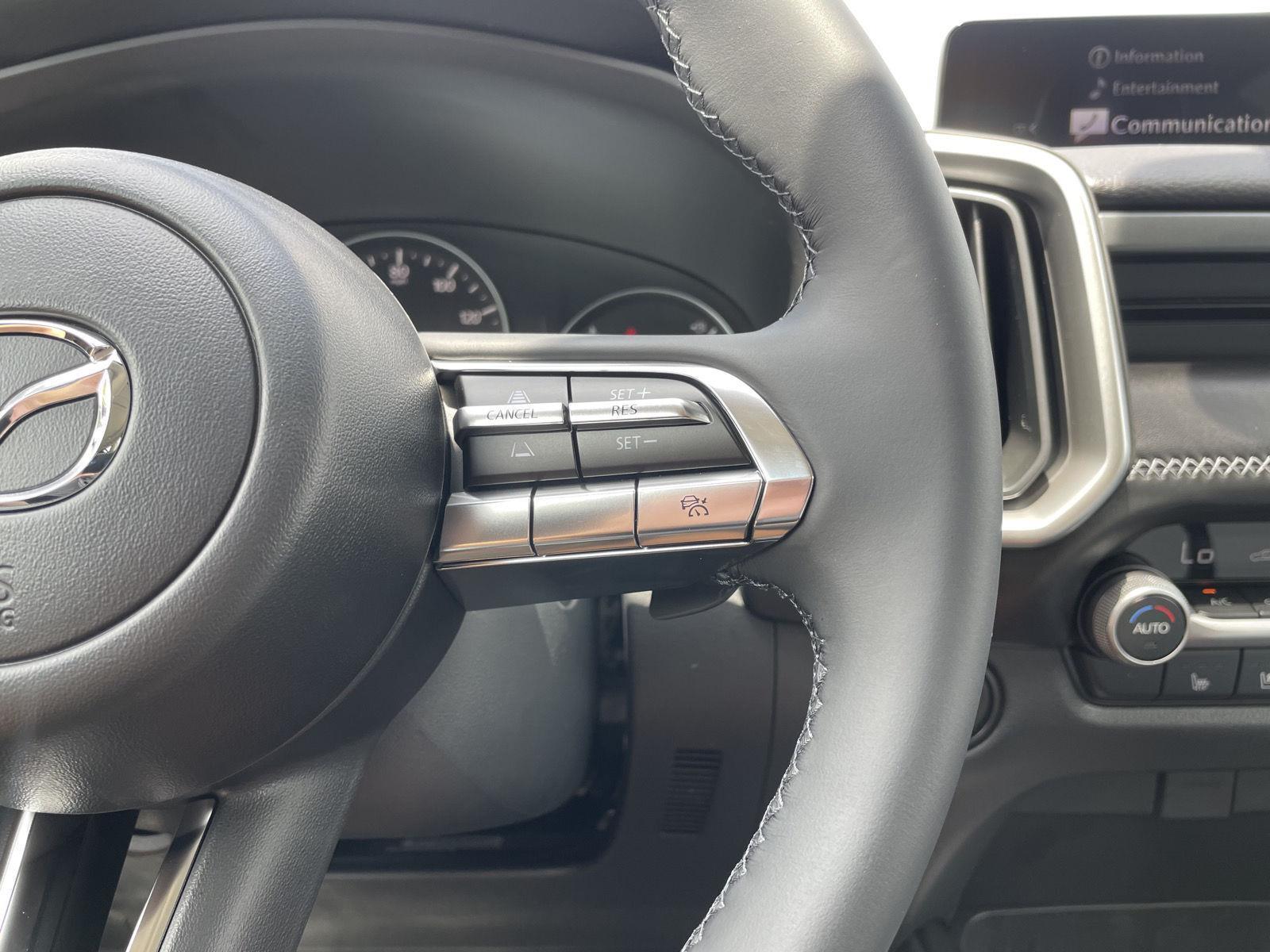Vehicle photo 13