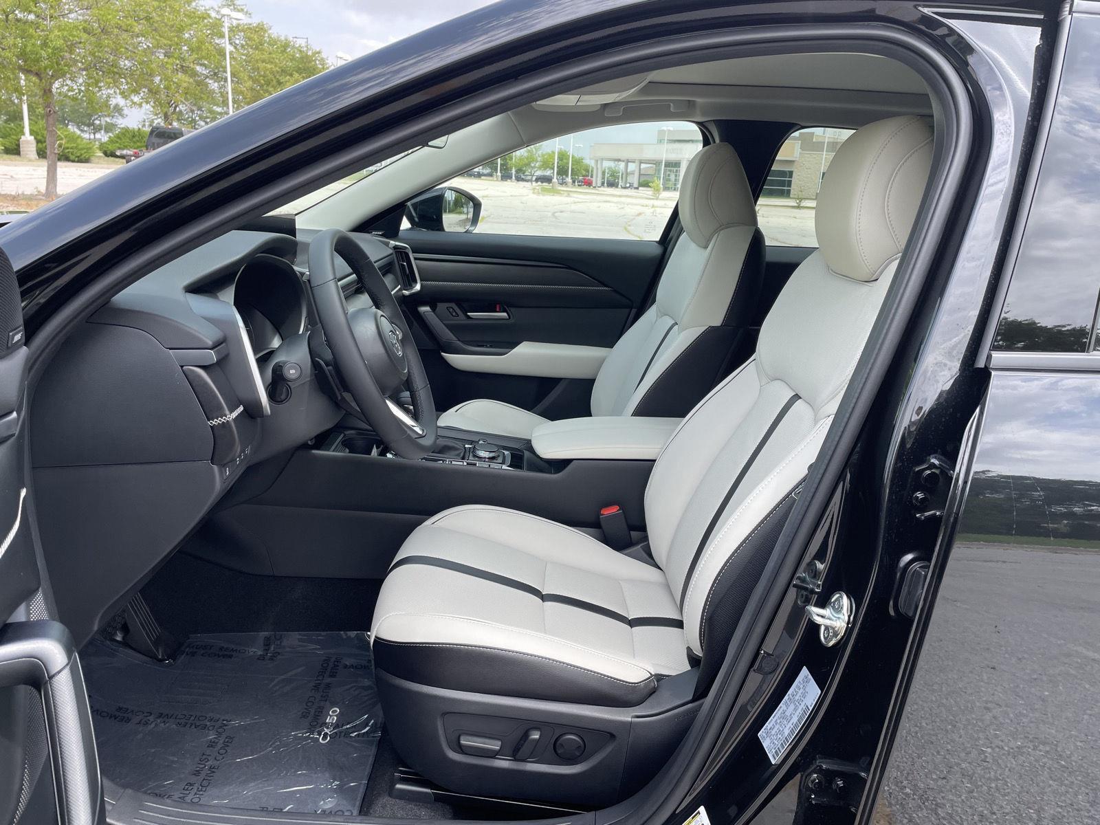 Vehicle photo 16