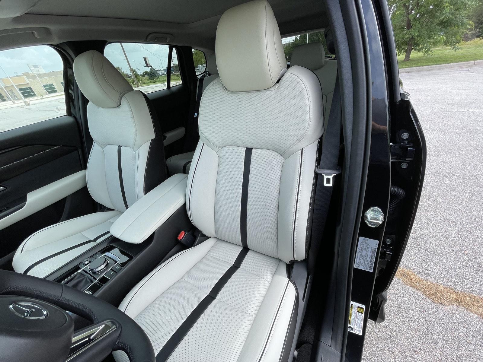 Vehicle photo 17