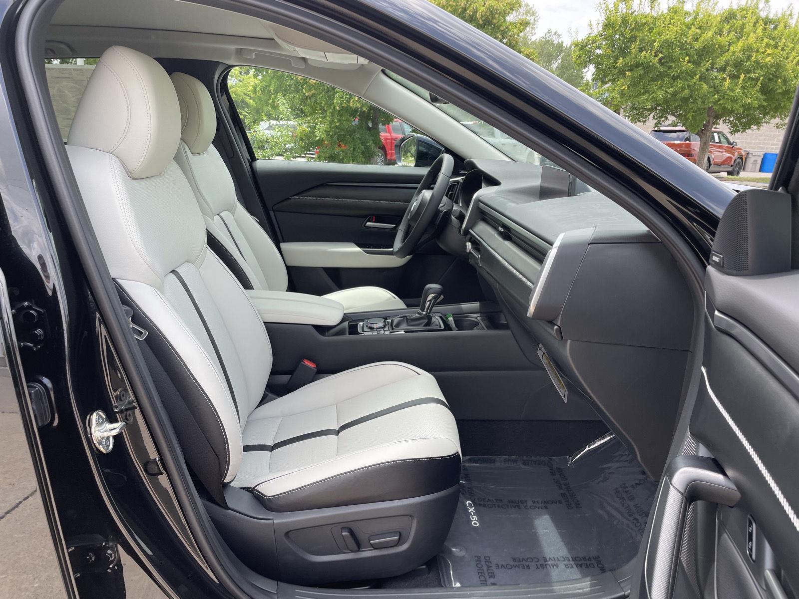 Vehicle photo 18
