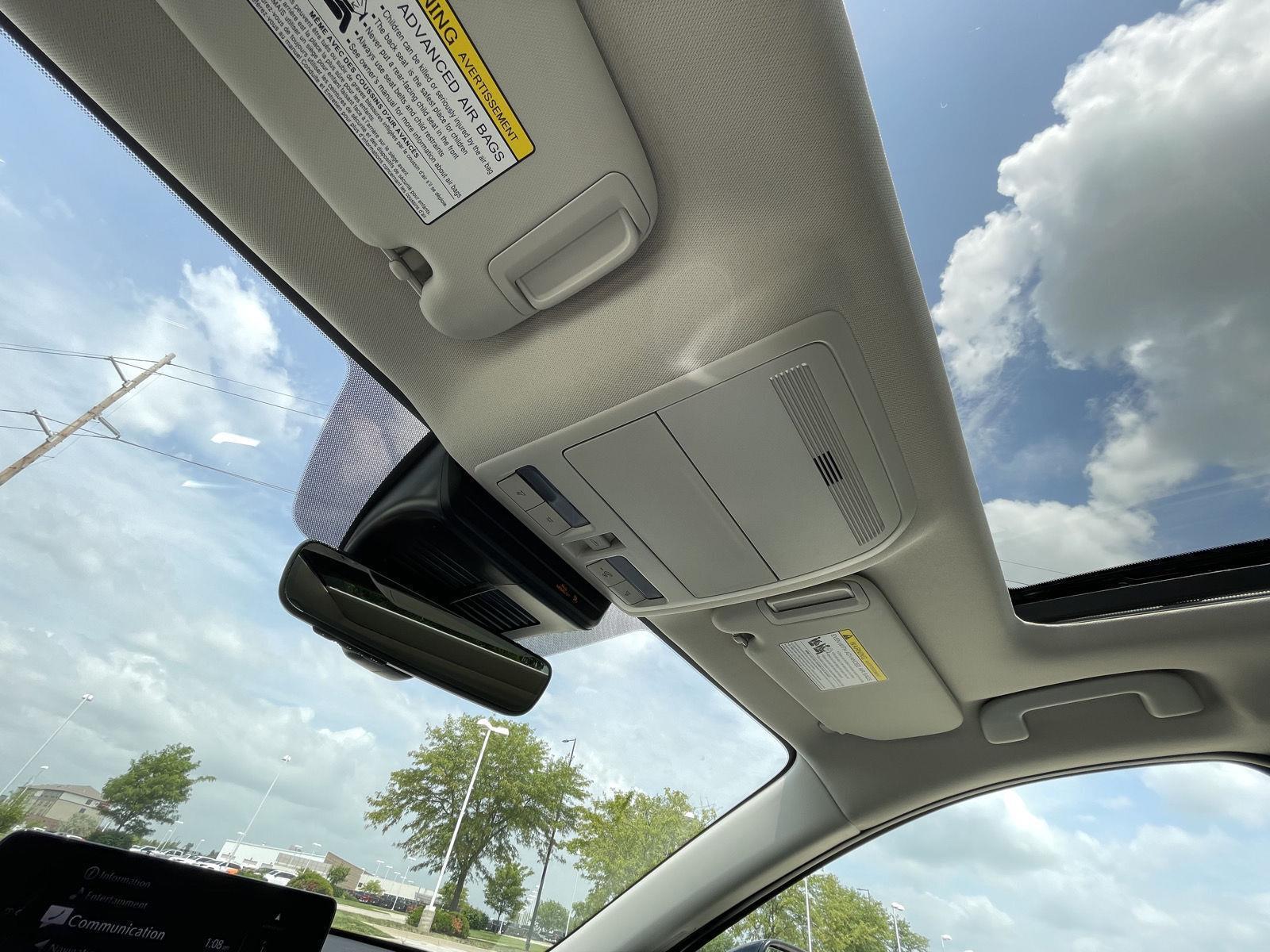 Vehicle photo 20