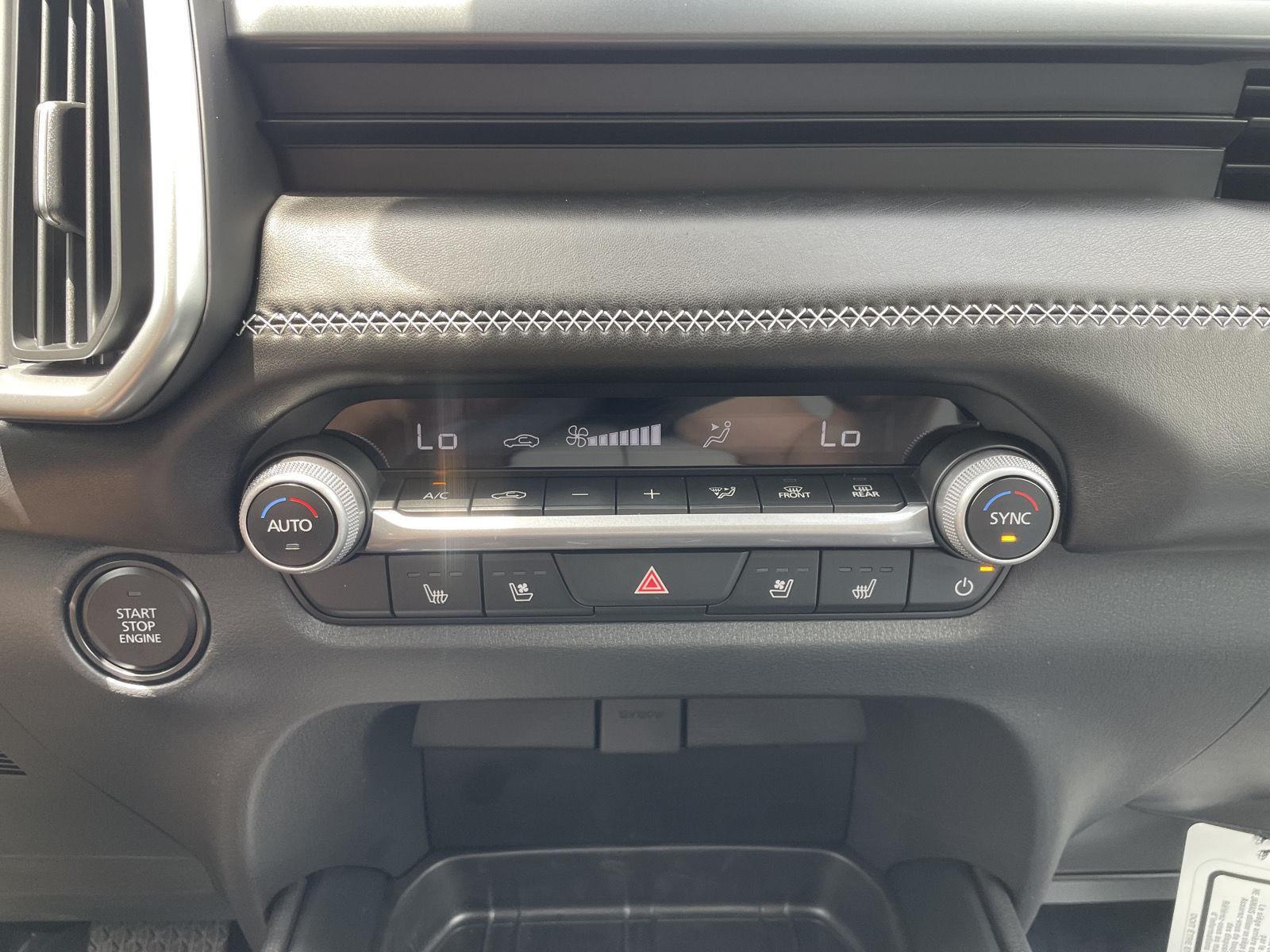 Vehicle photo 25