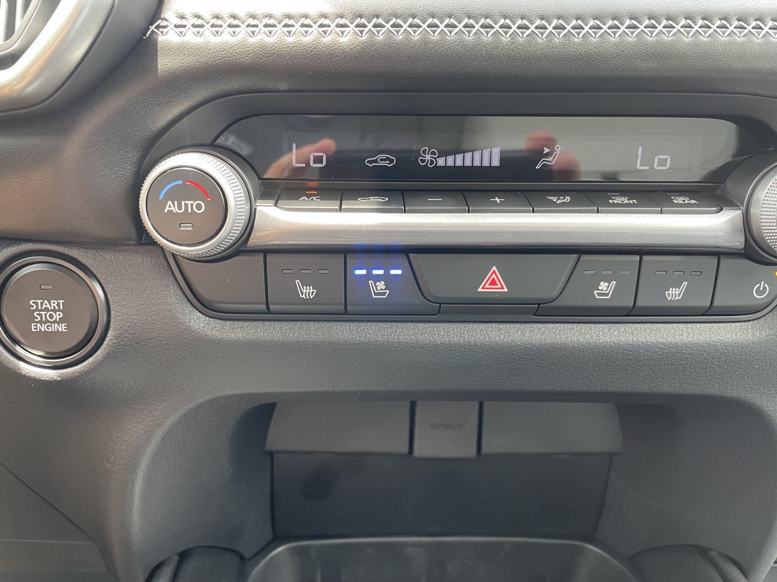 Vehicle photo 27