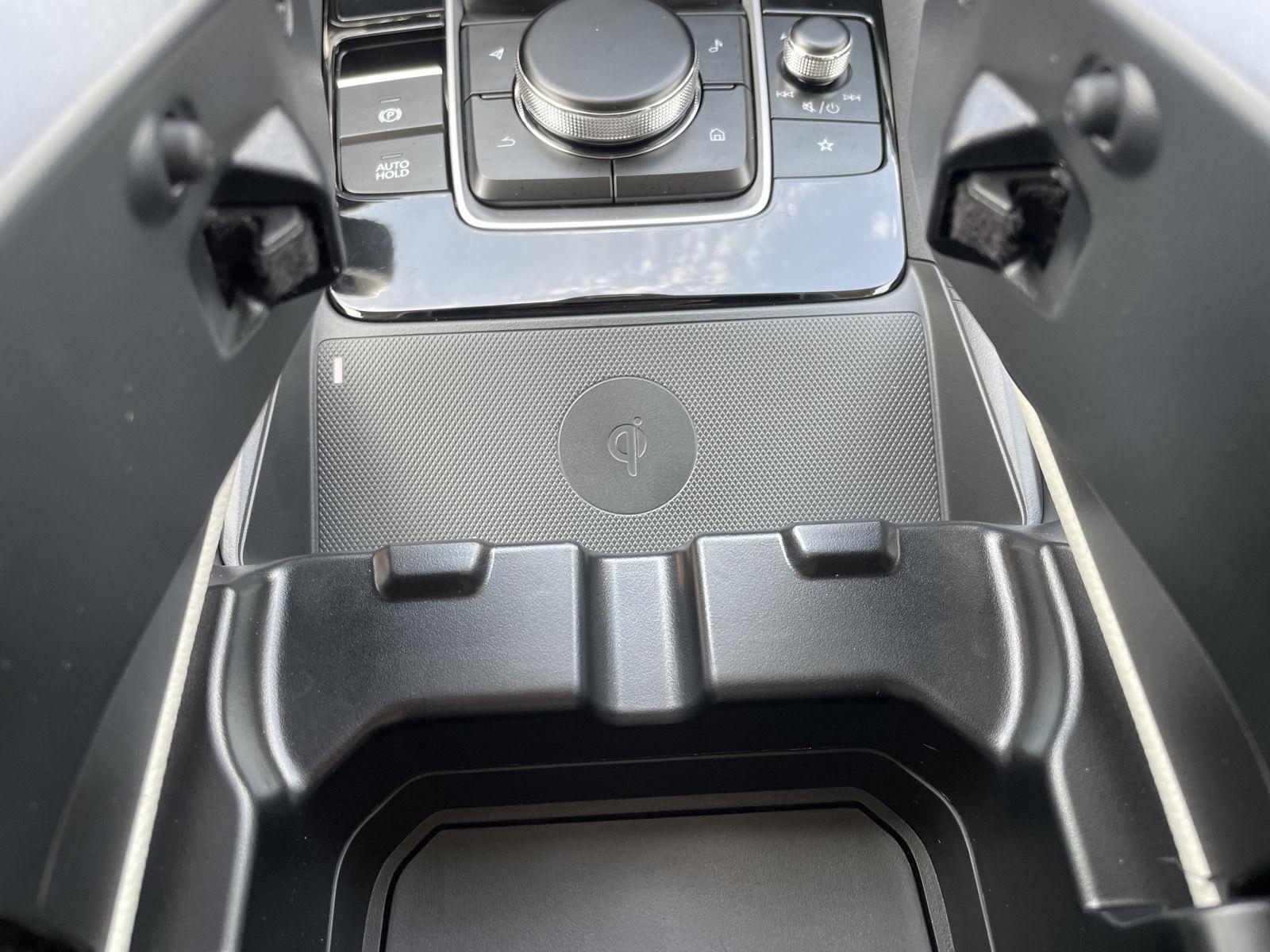Vehicle photo 30