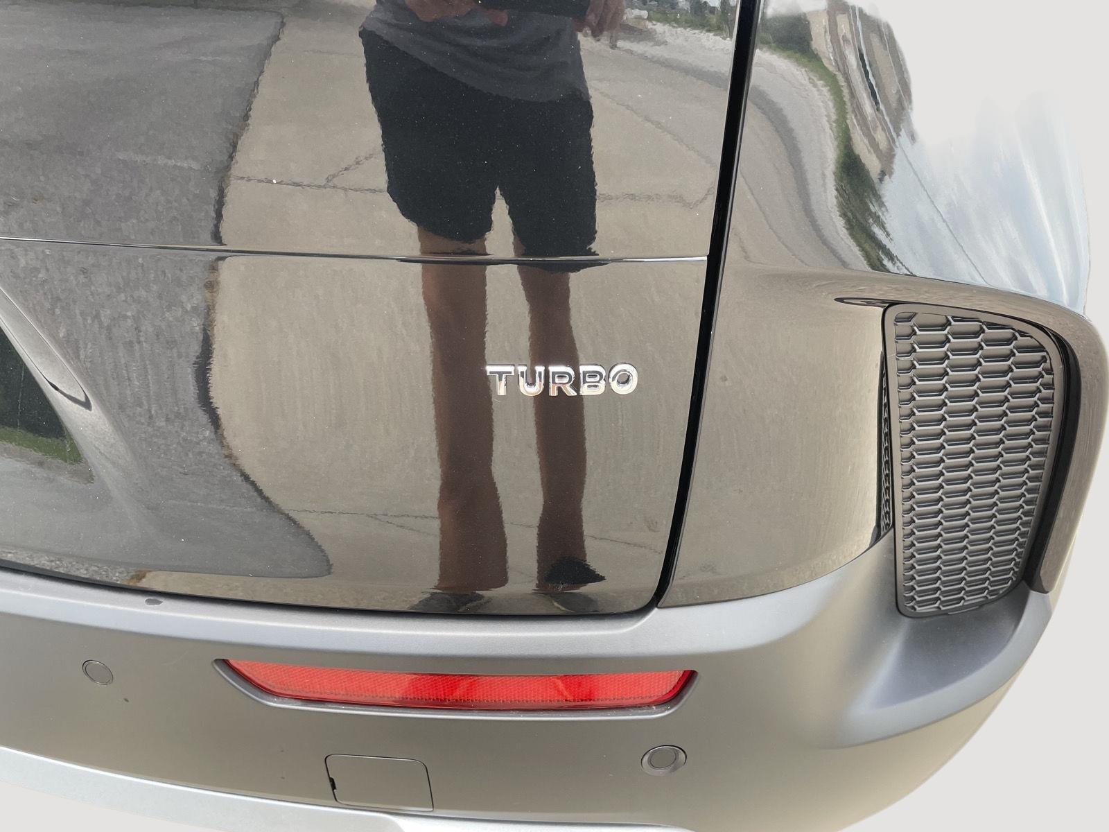 Vehicle photo 38