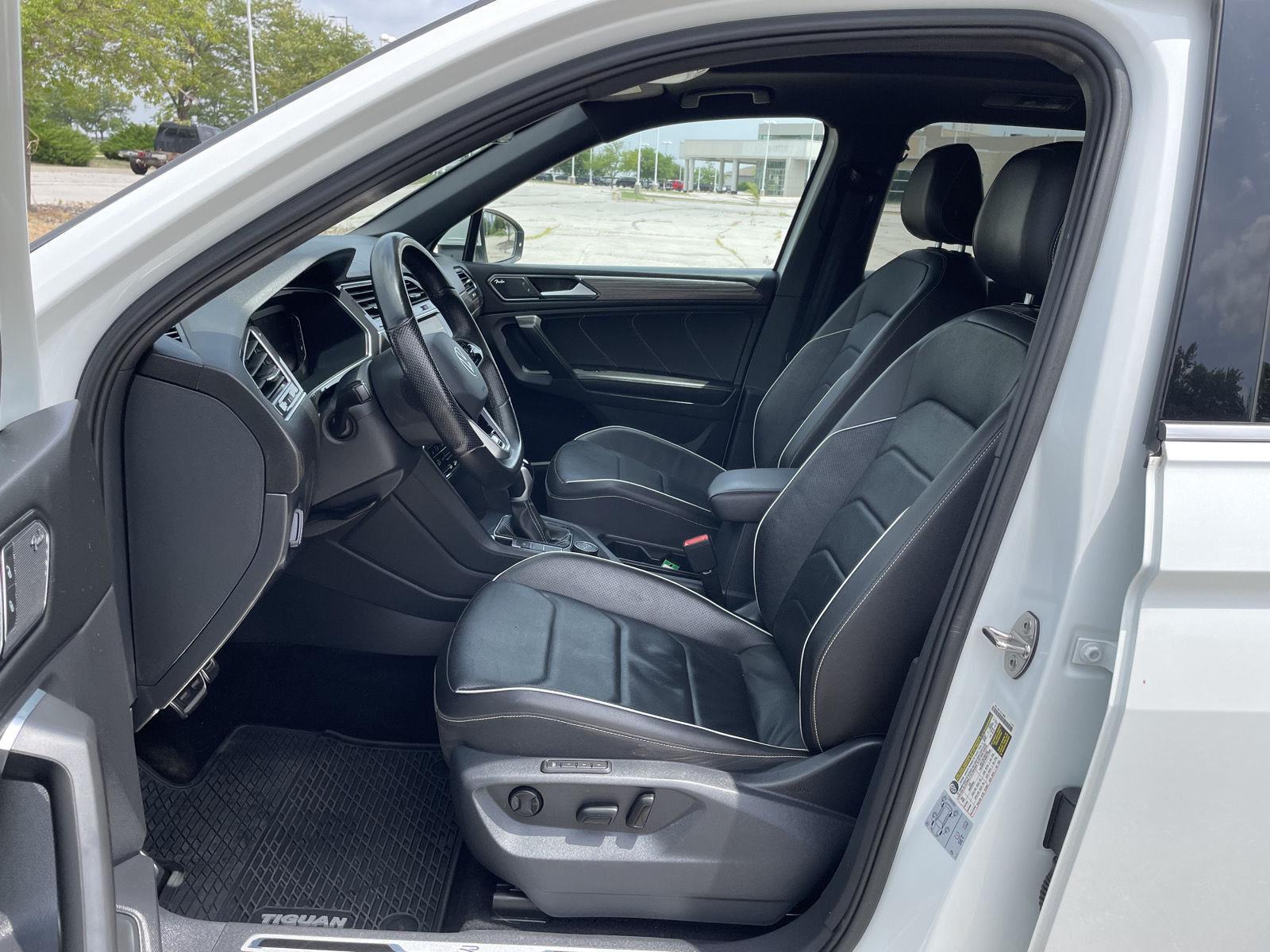 Vehicle photo 17