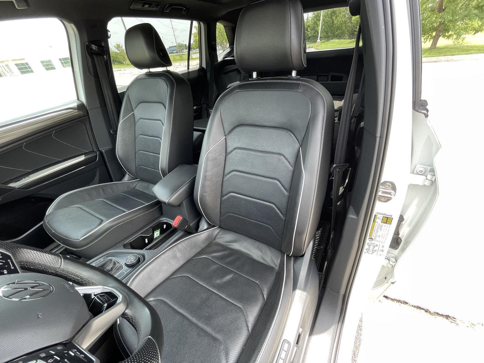 Vehicle photo 18
