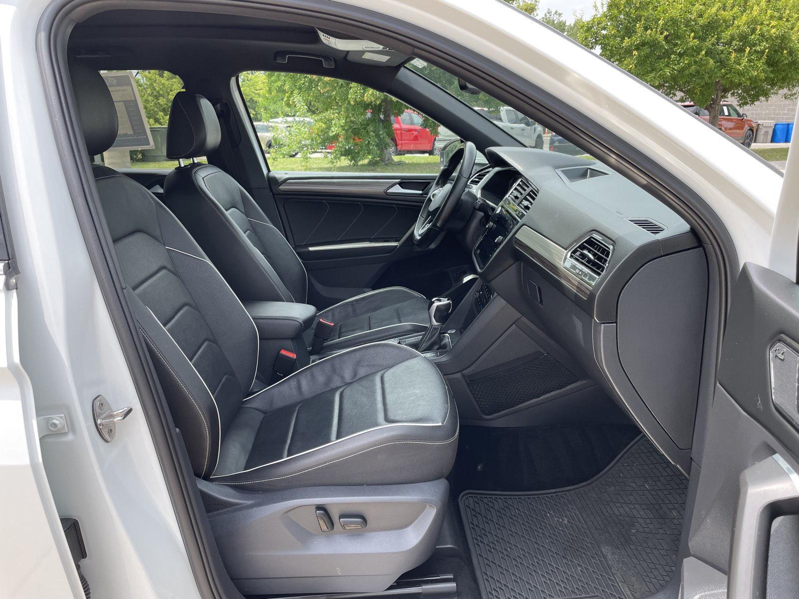 Vehicle photo 19