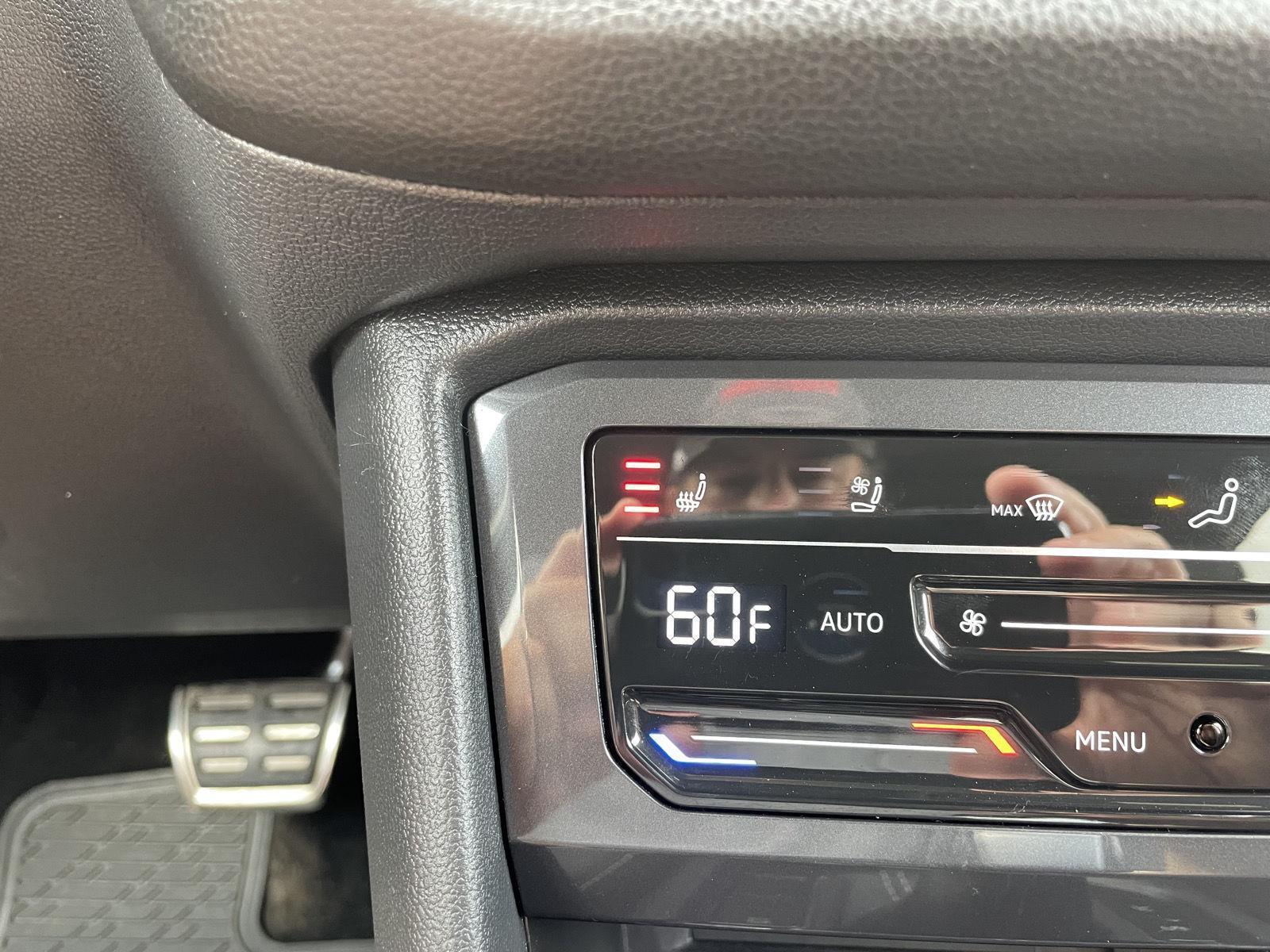 Vehicle photo 28