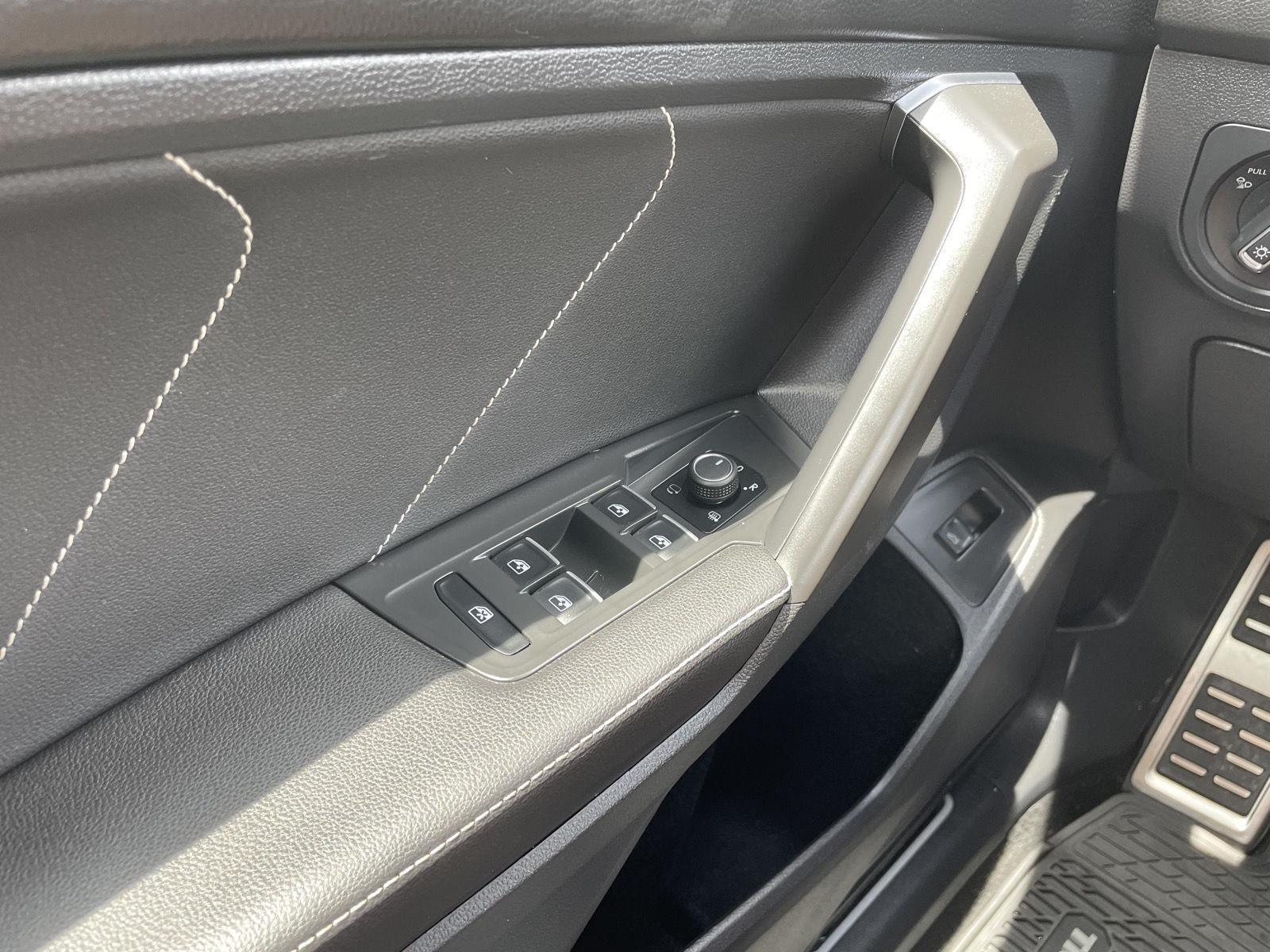 Vehicle photo 31