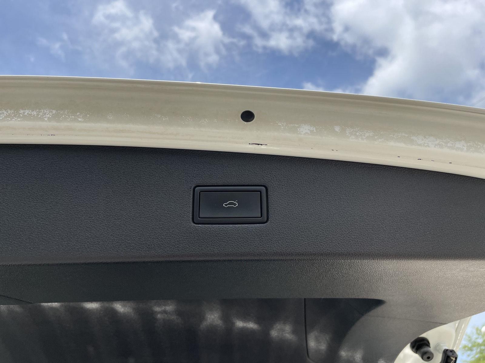 Vehicle photo 38