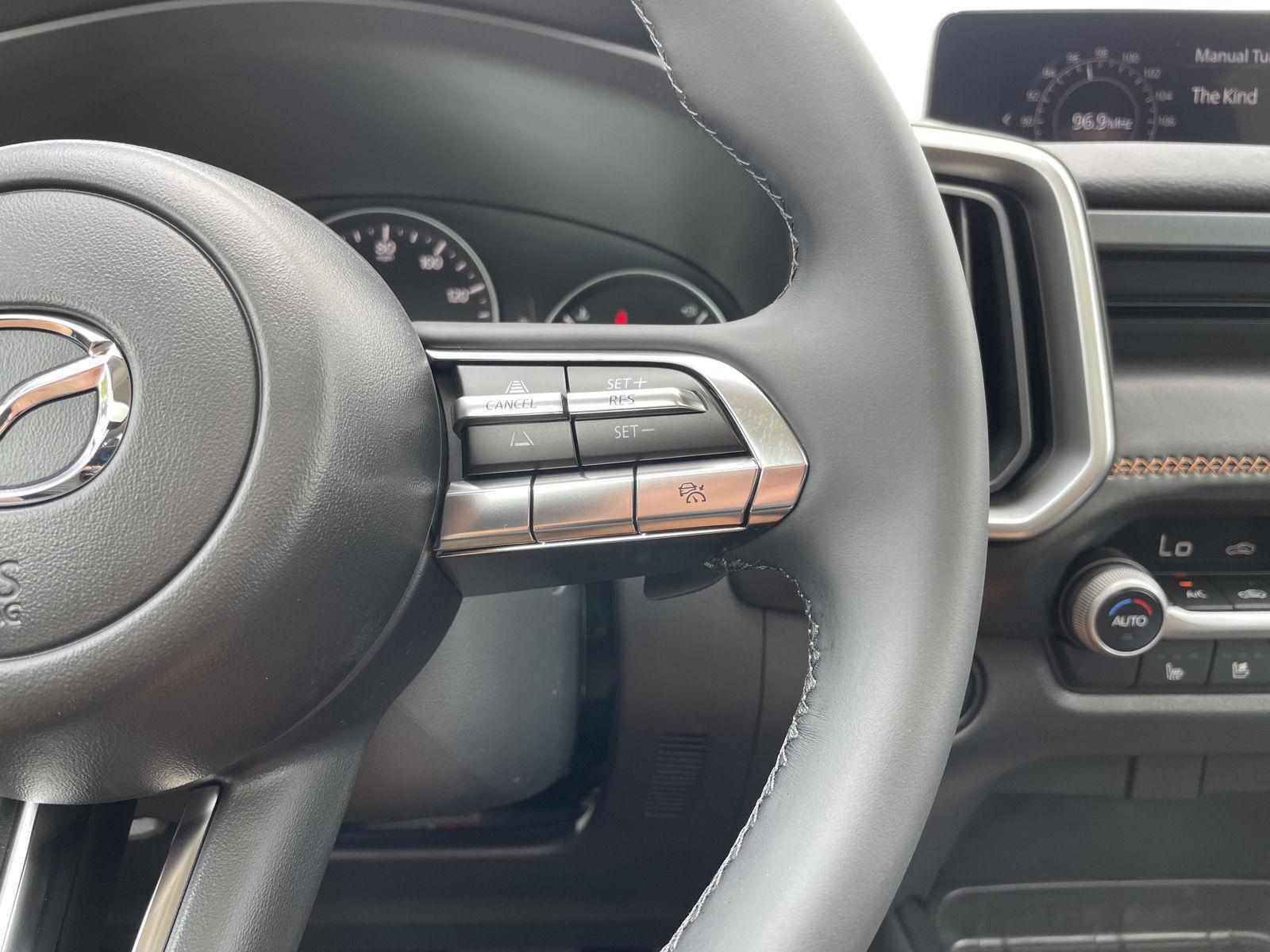 Vehicle photo 13