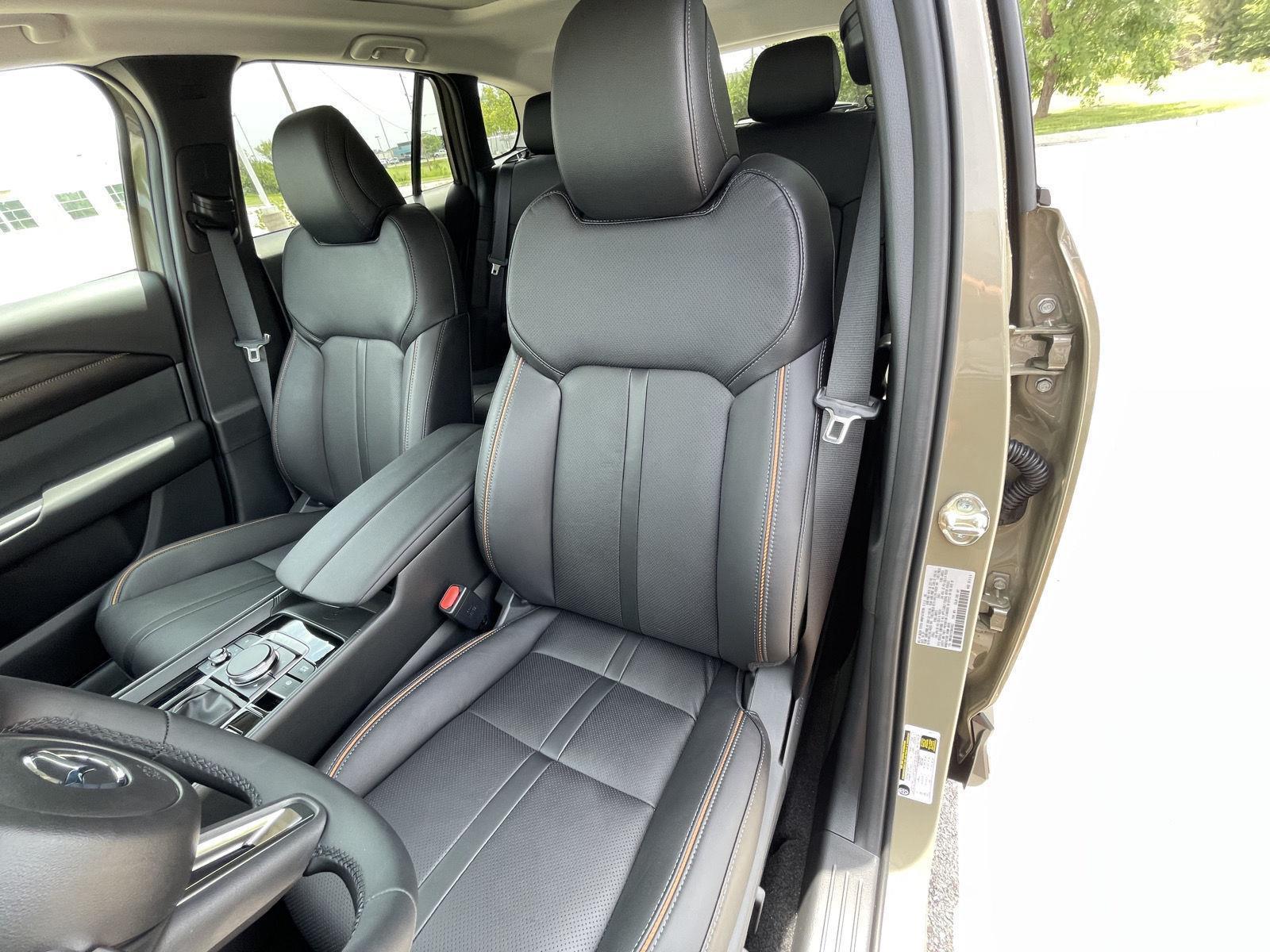 Vehicle photo 17