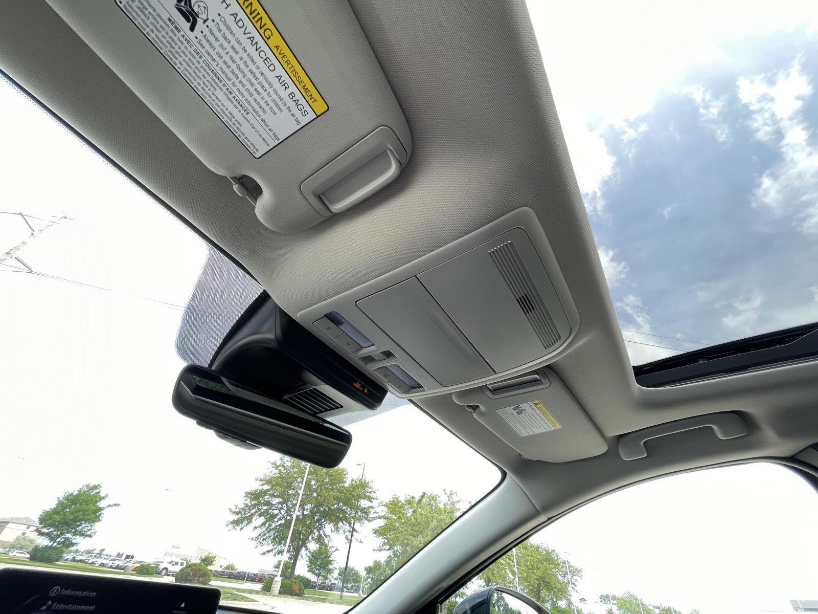 Vehicle photo 20