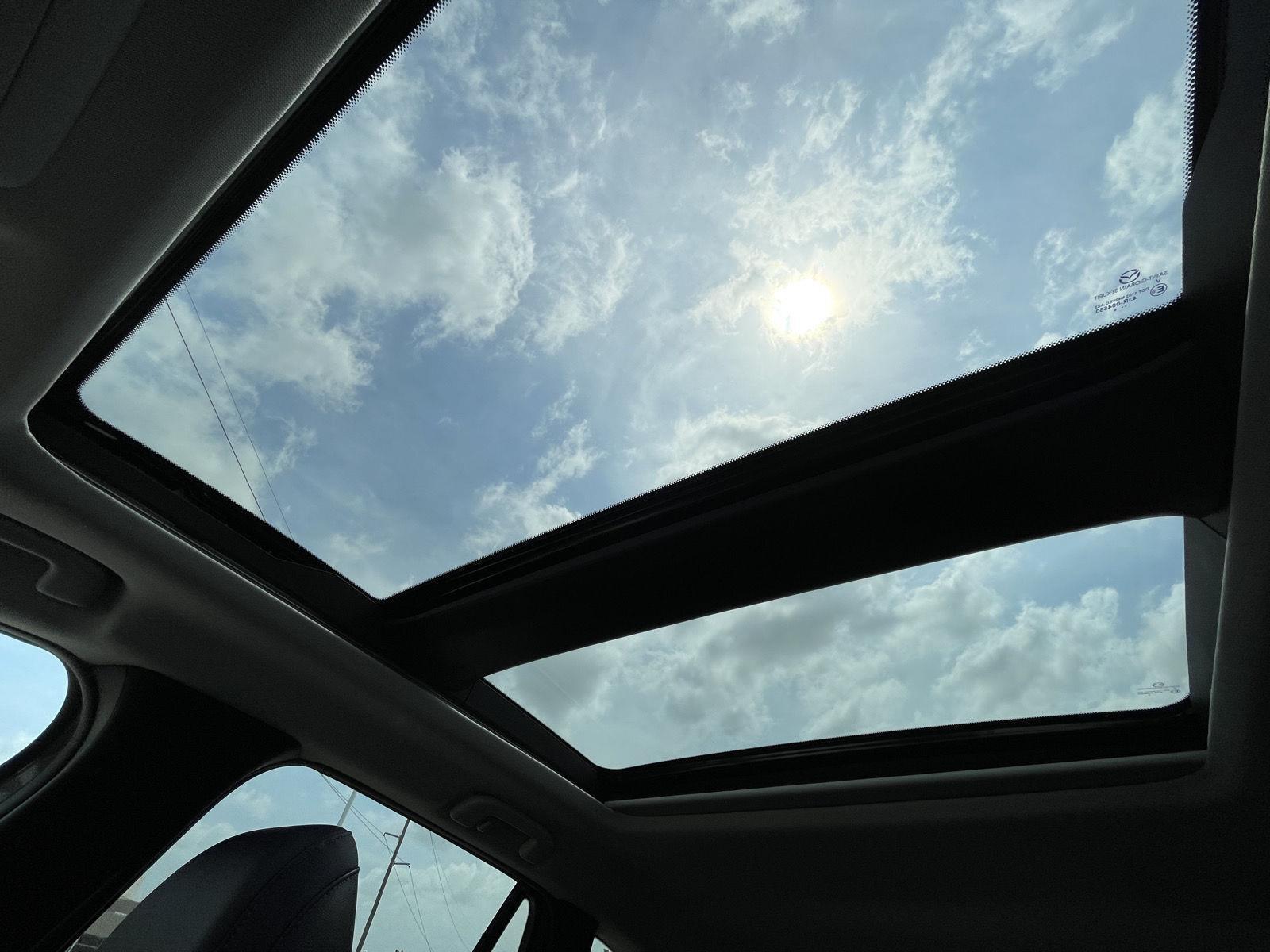 Vehicle photo 21