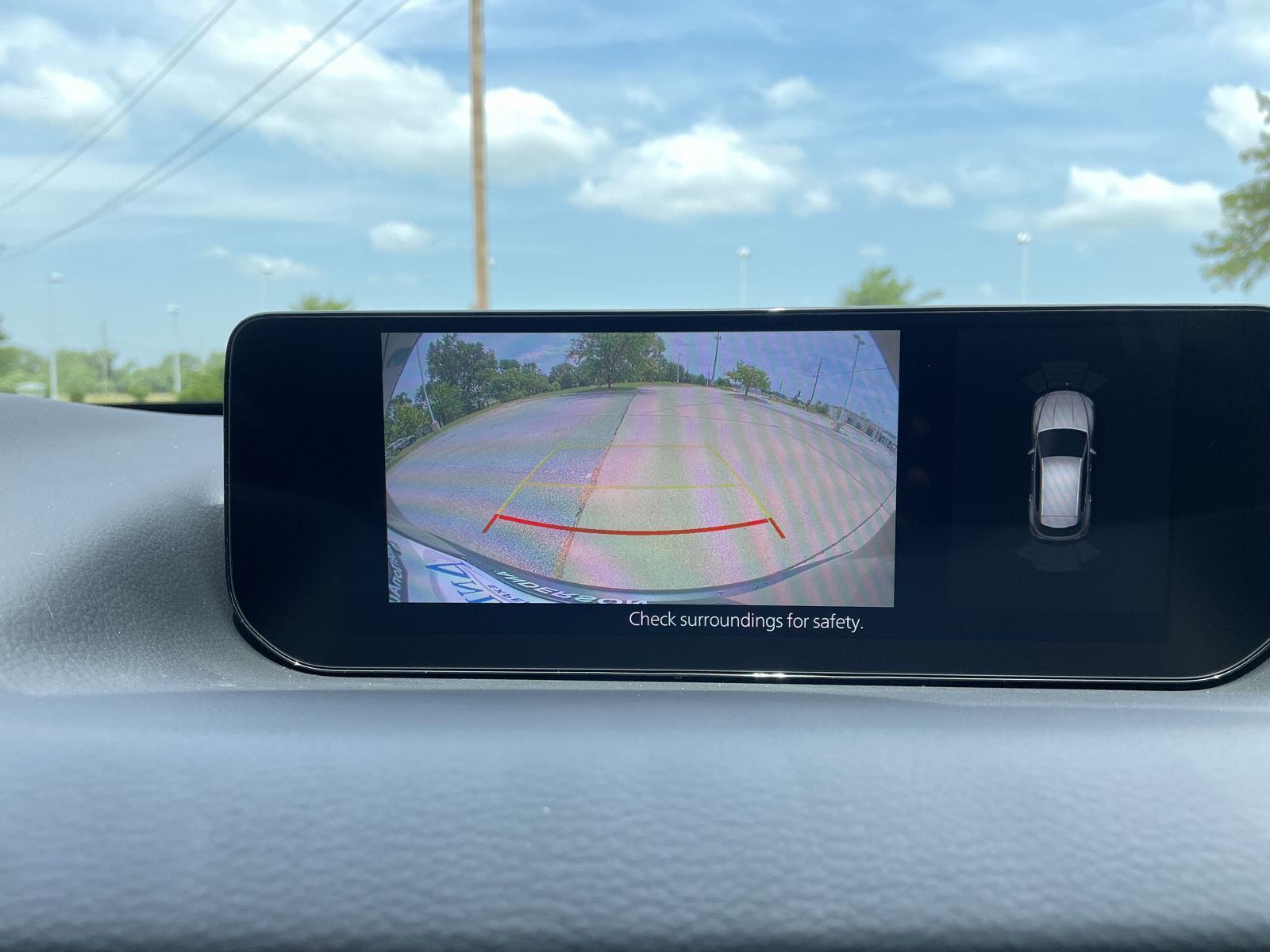 Vehicle photo 23