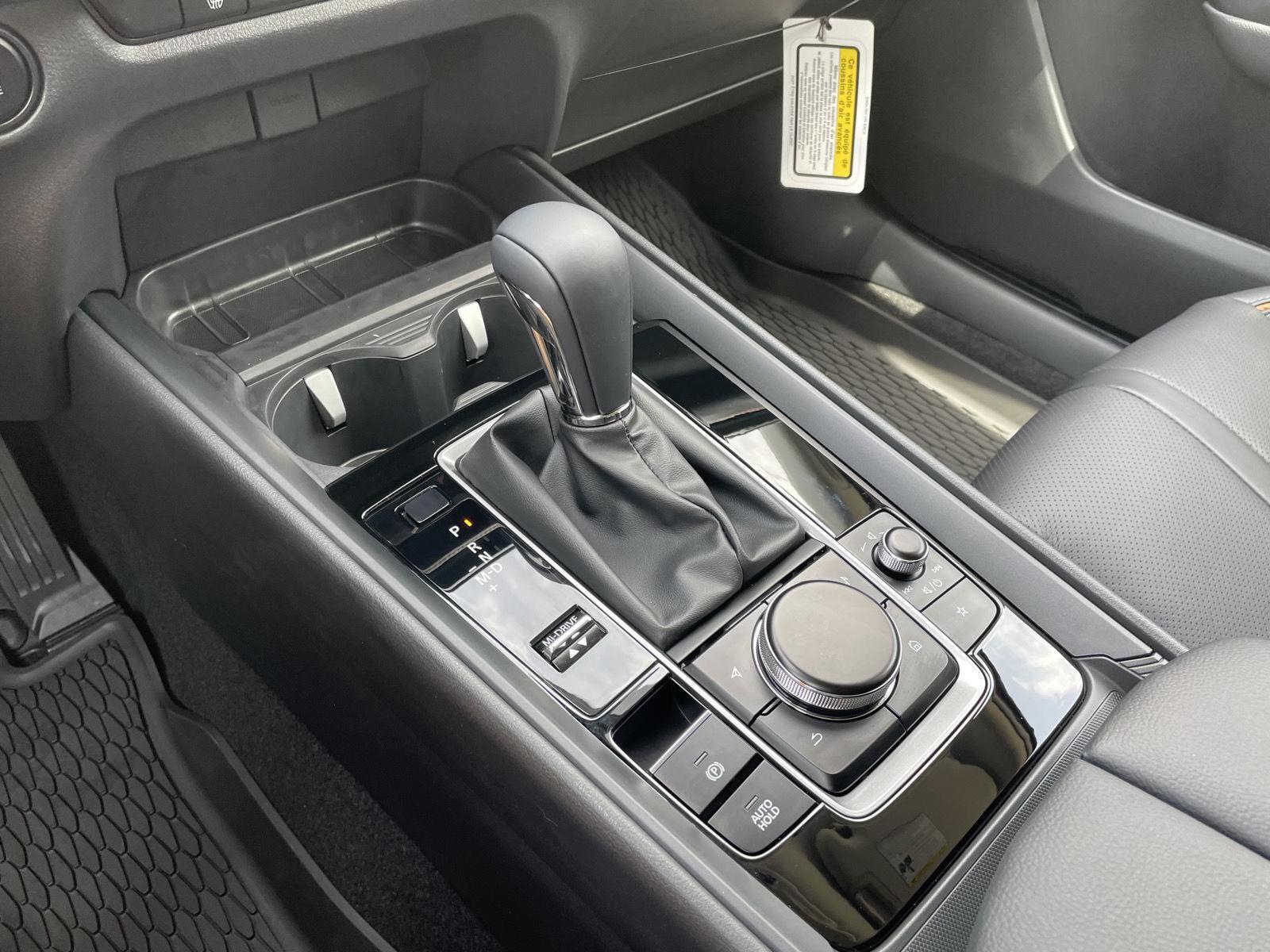 Vehicle photo 29