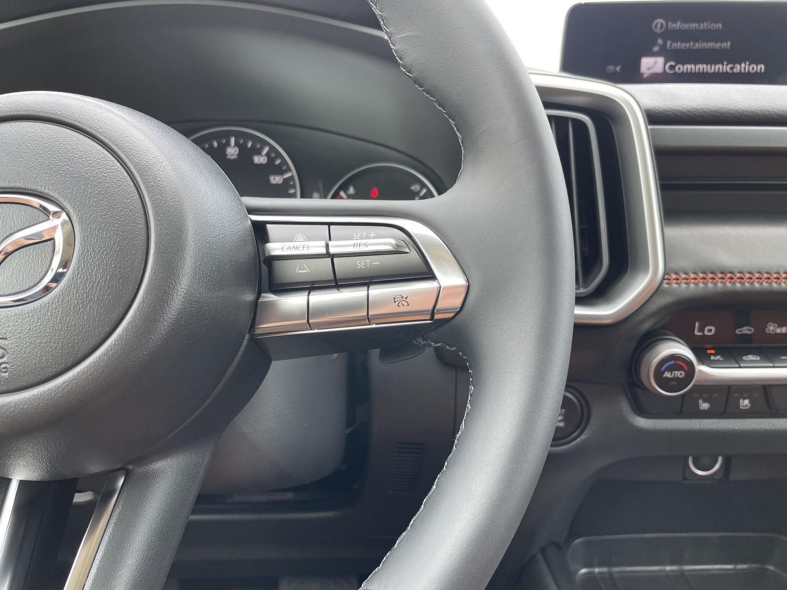 Vehicle photo 13