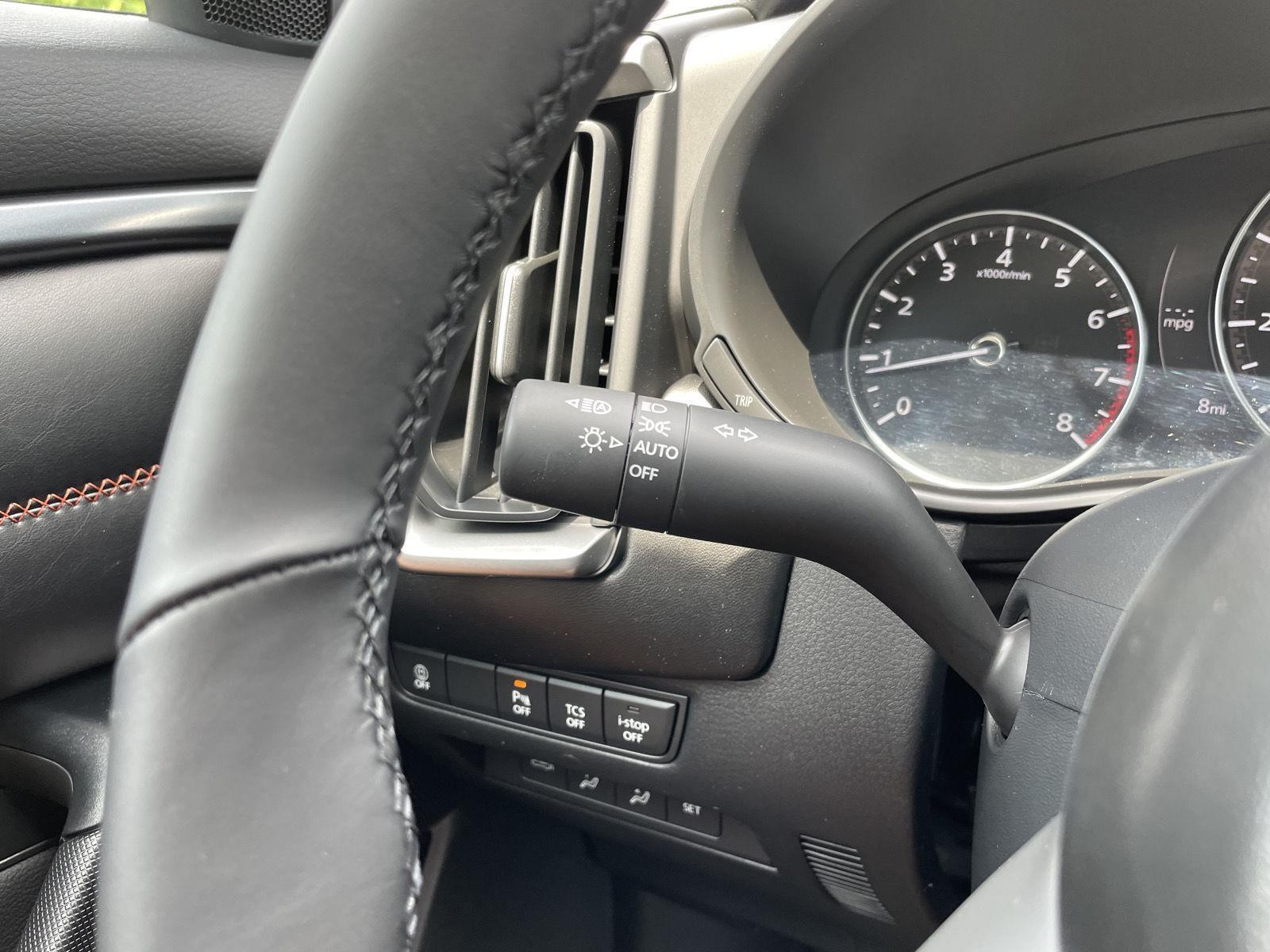 Vehicle photo 15