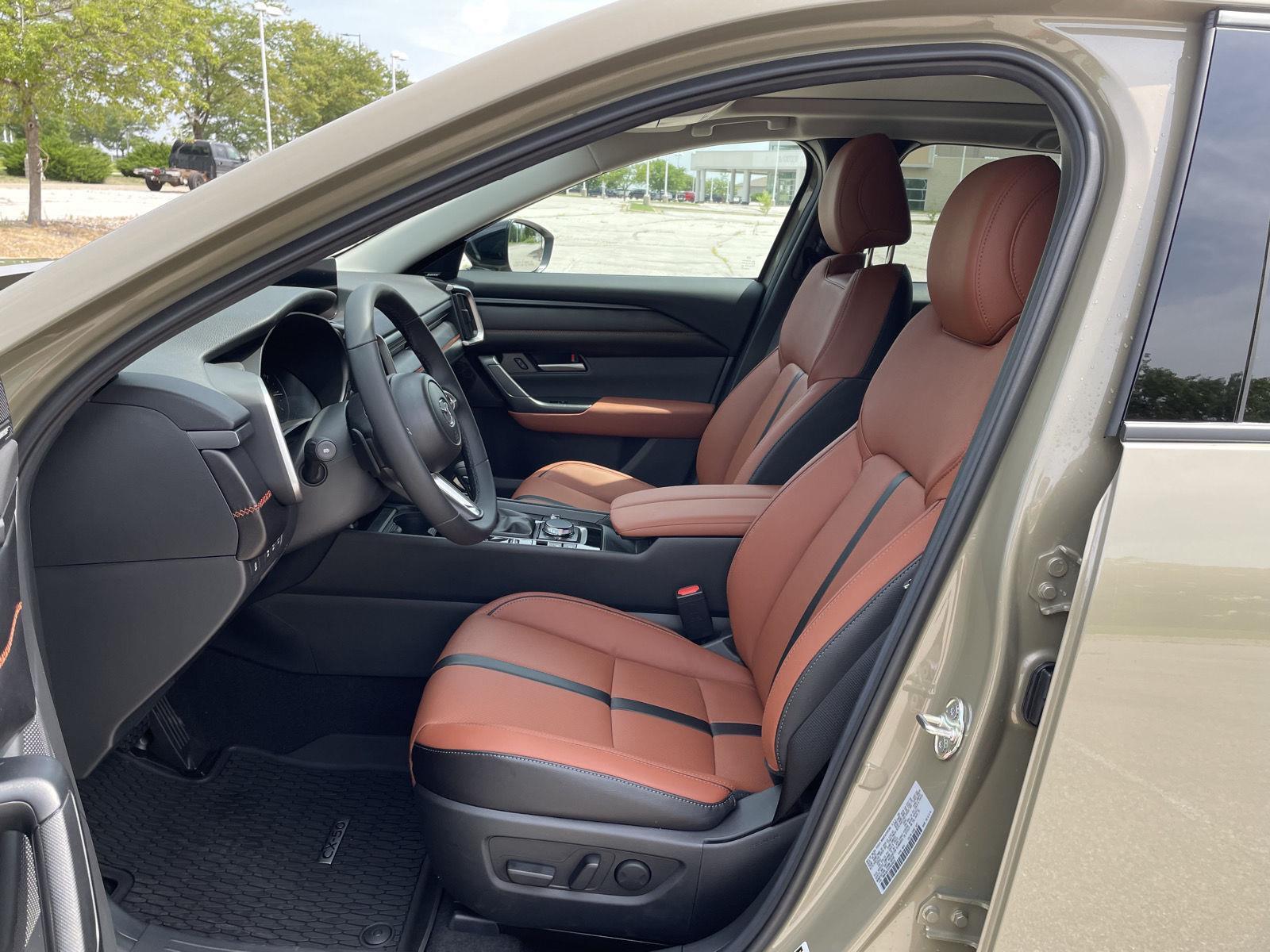 Vehicle photo 16