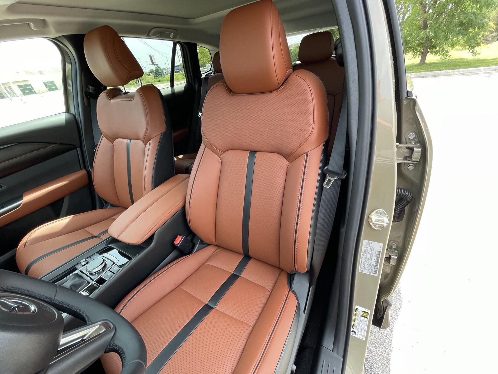 Vehicle photo 17
