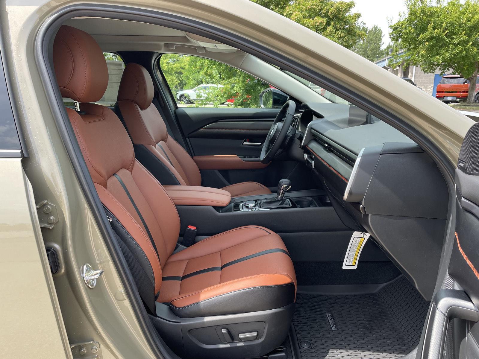 Vehicle photo 18