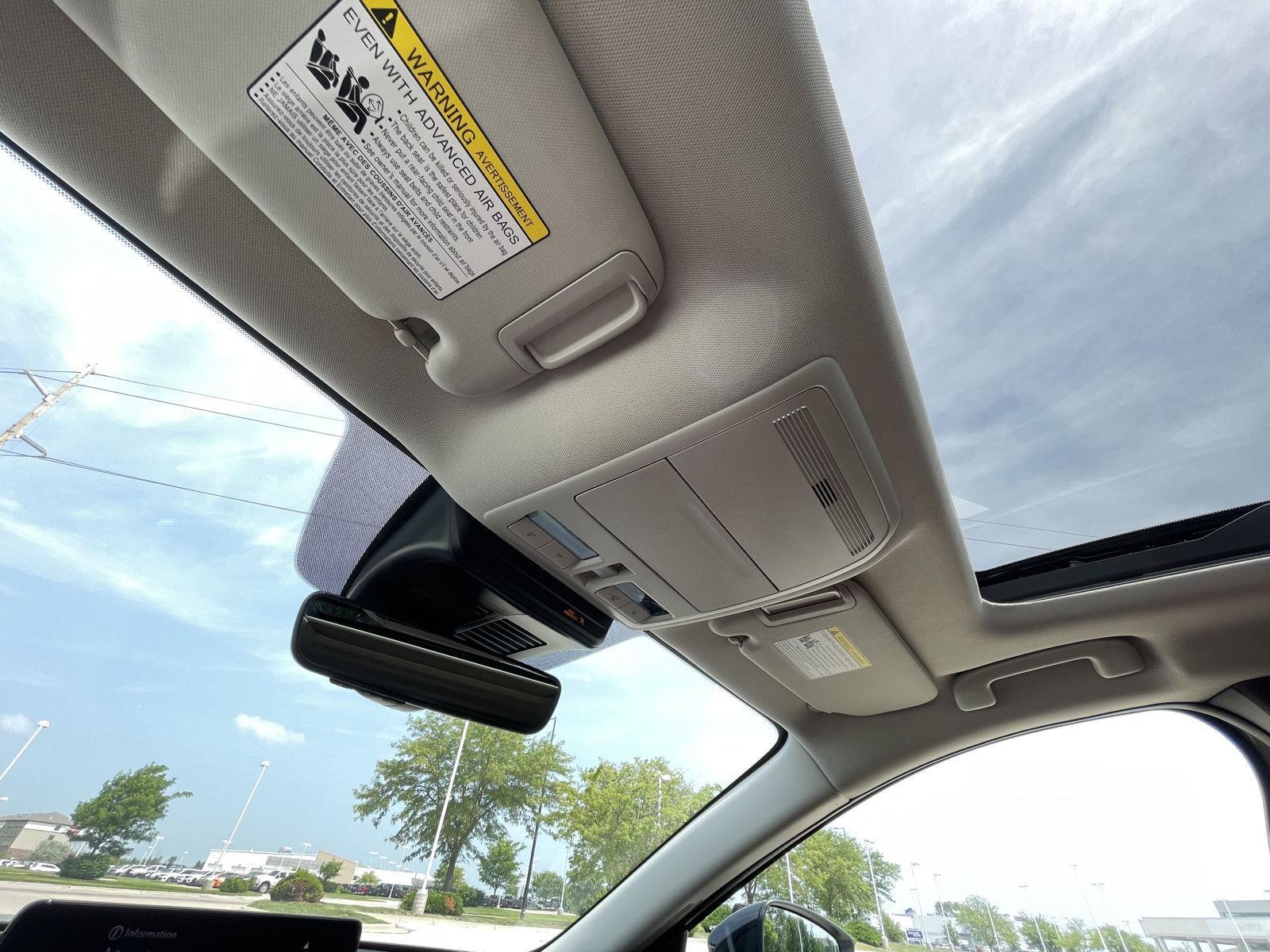 Vehicle photo 20