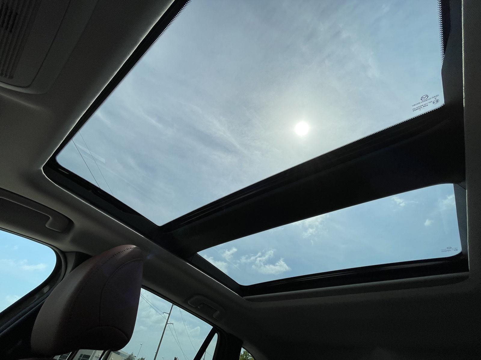 Vehicle photo 21