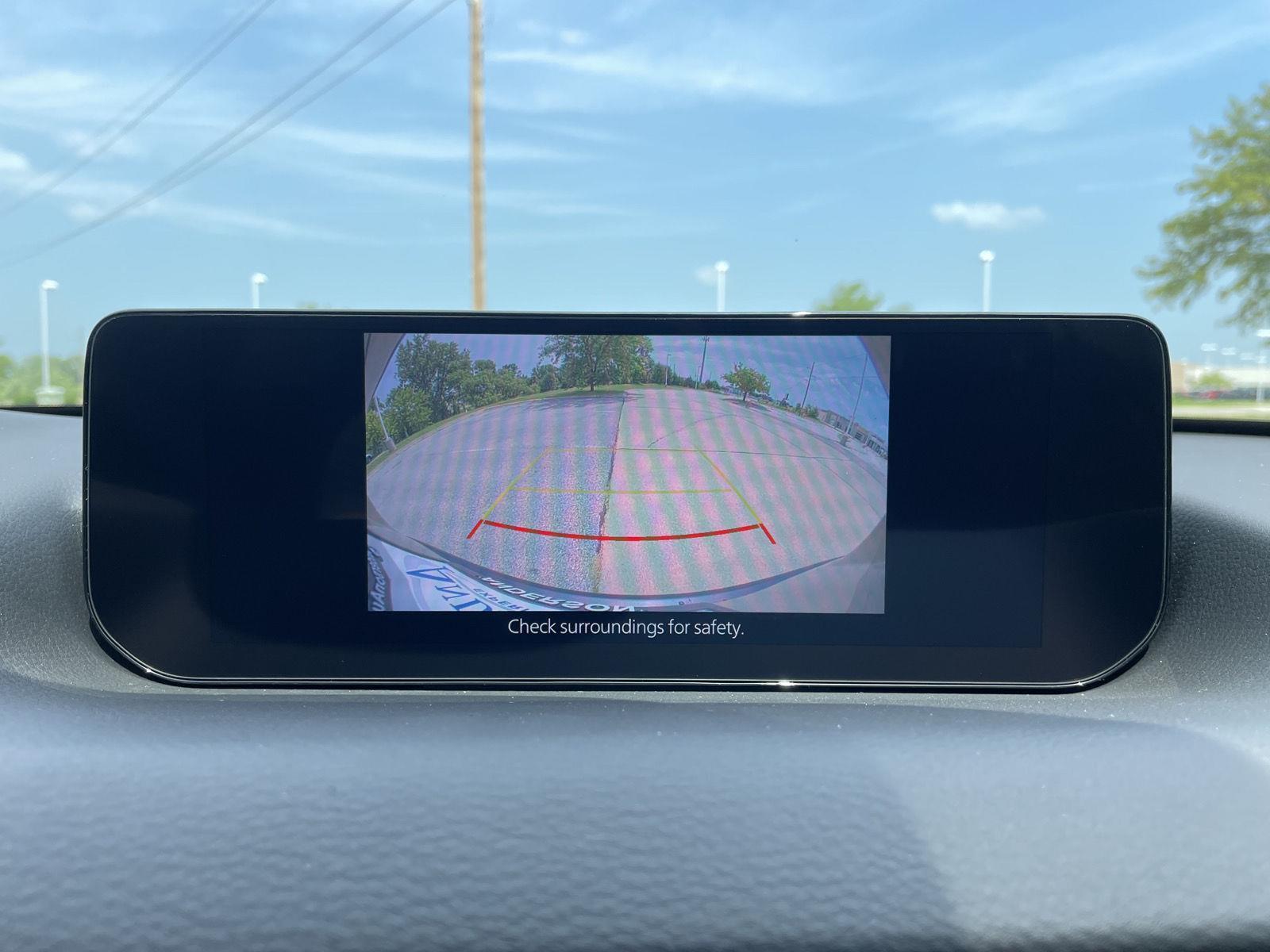 Vehicle photo 23