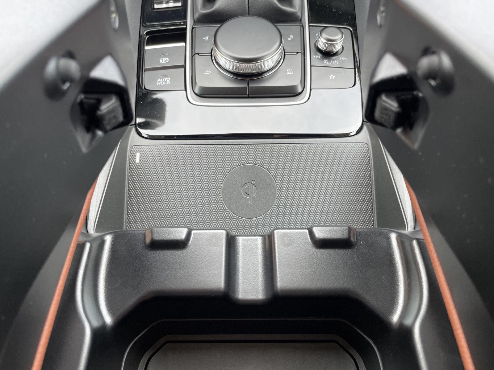 Vehicle photo 30