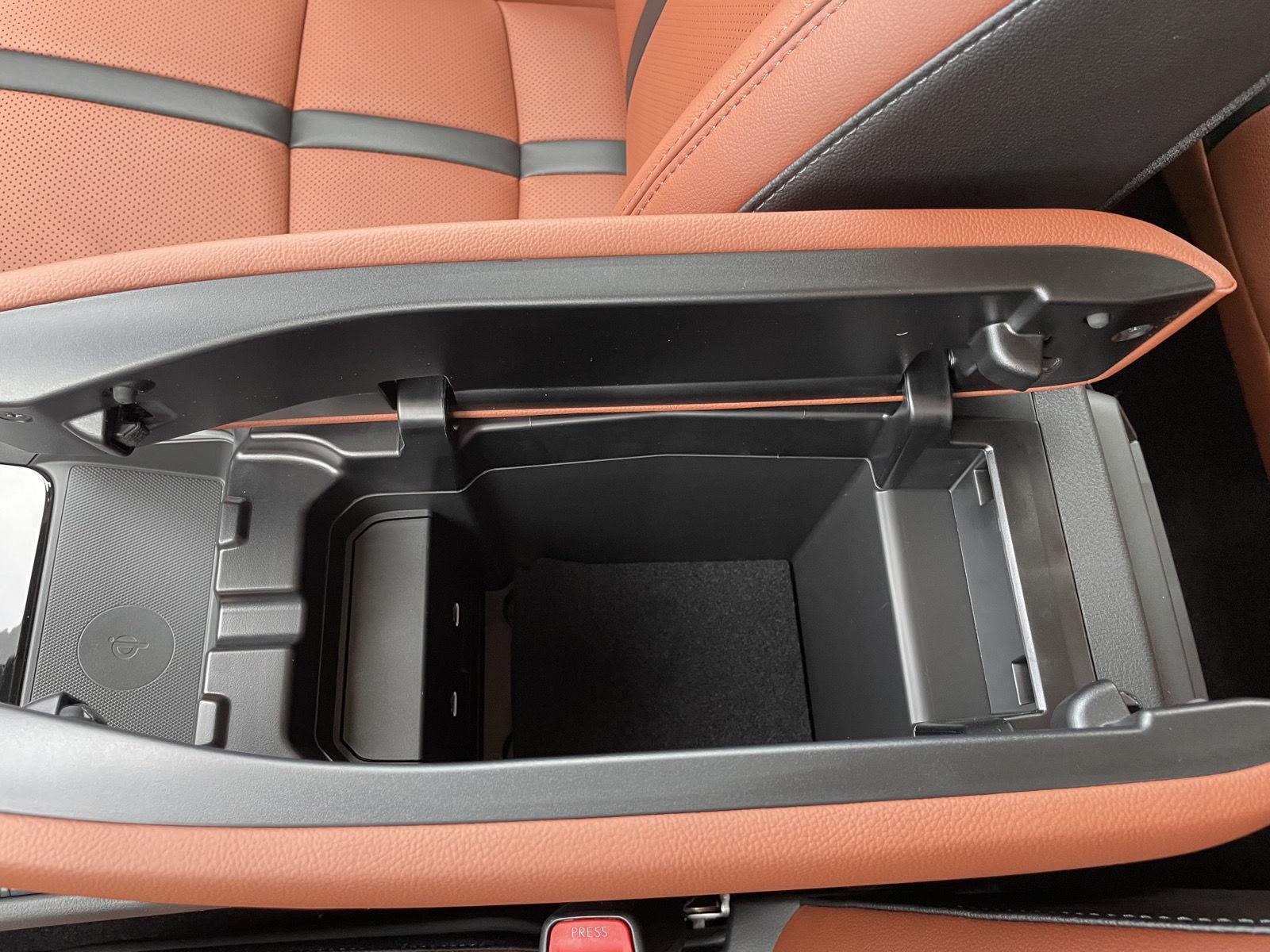 Vehicle photo 31