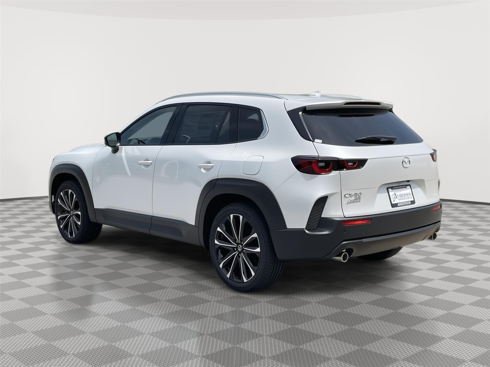 Vehicle photo 9