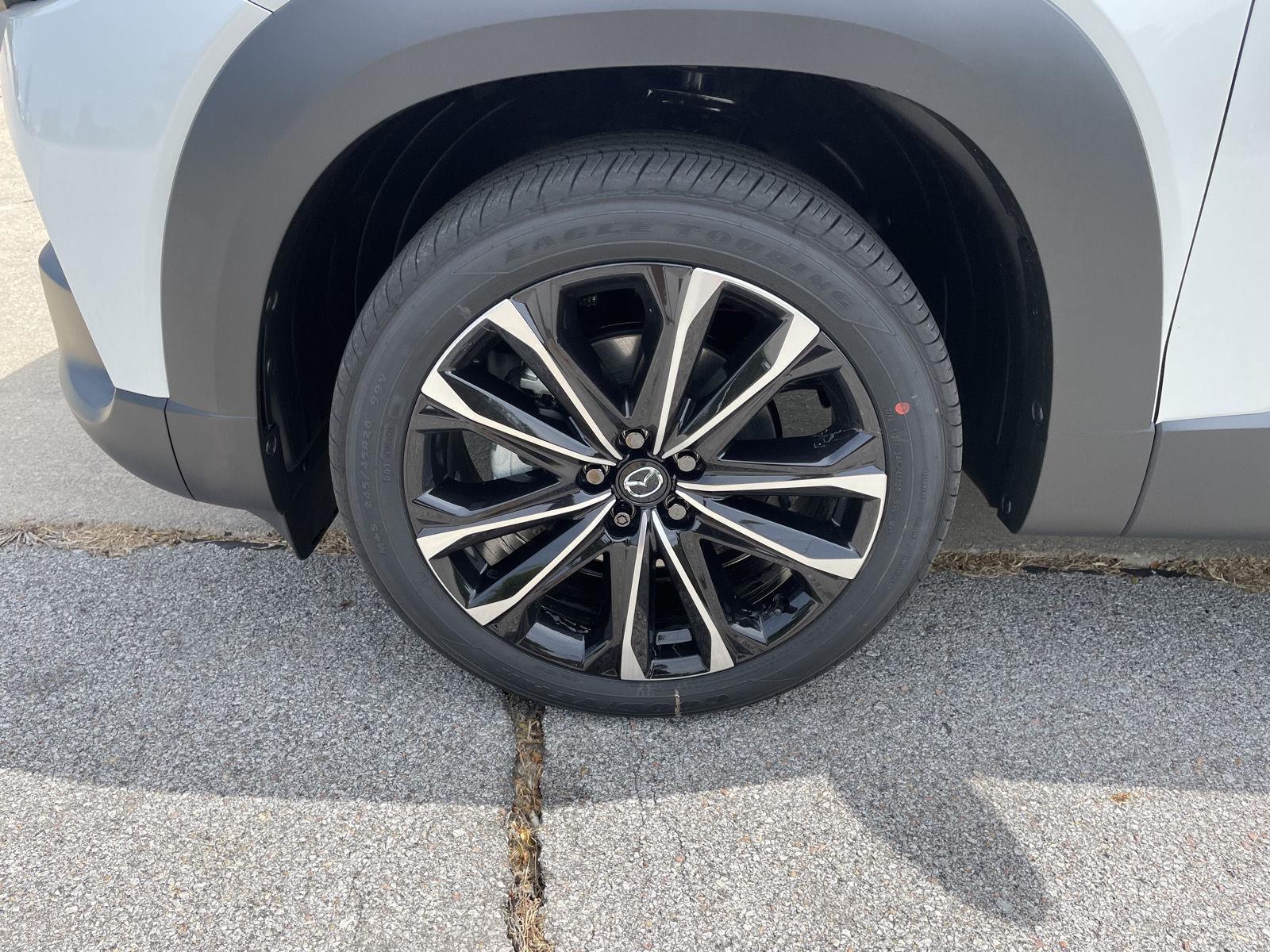 Vehicle photo 10