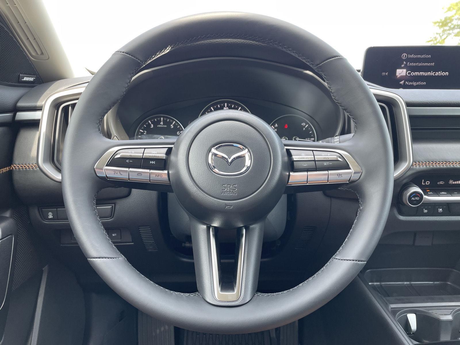 Vehicle photo 11